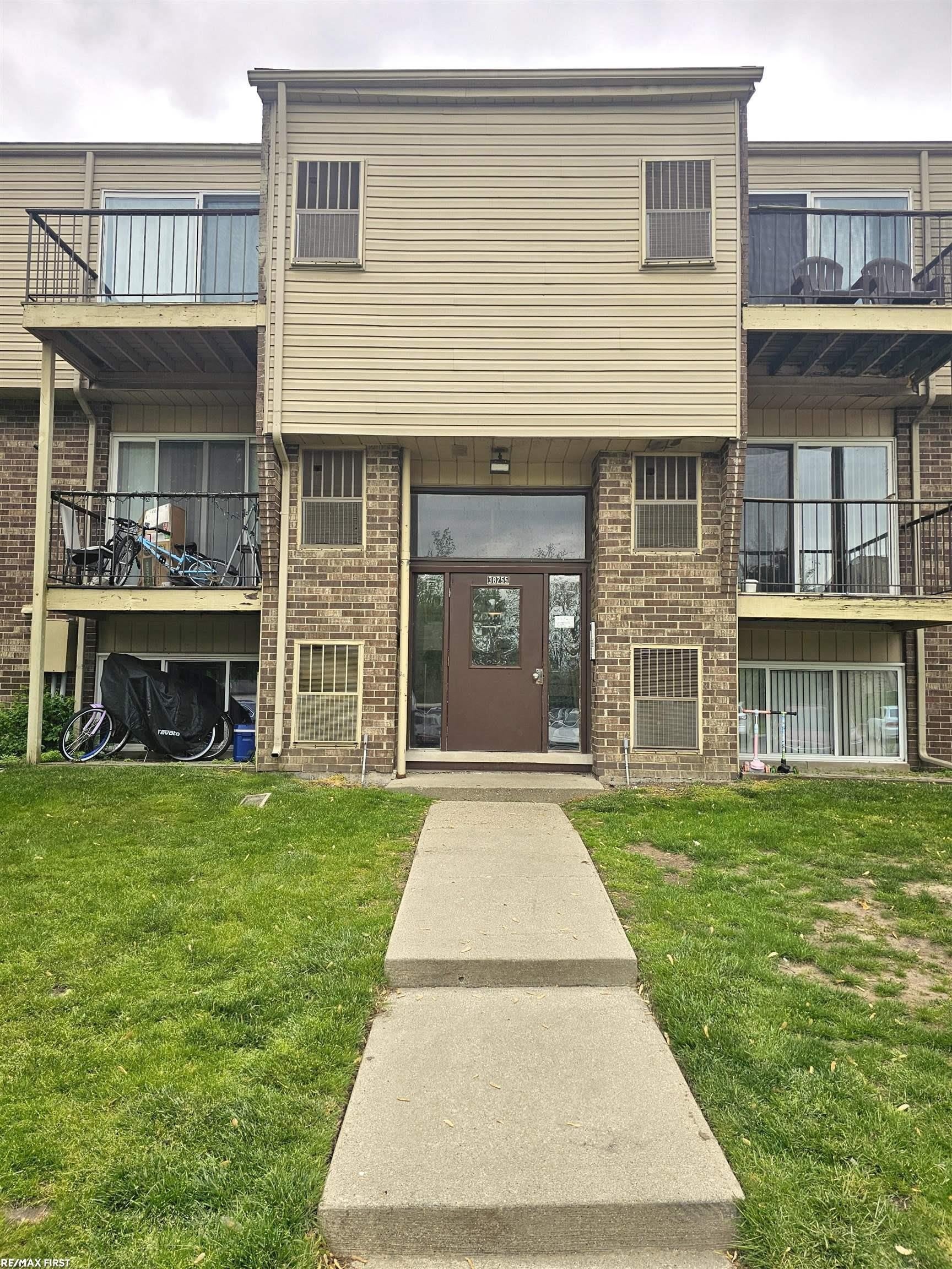 38255 Fairway Court – photo 1