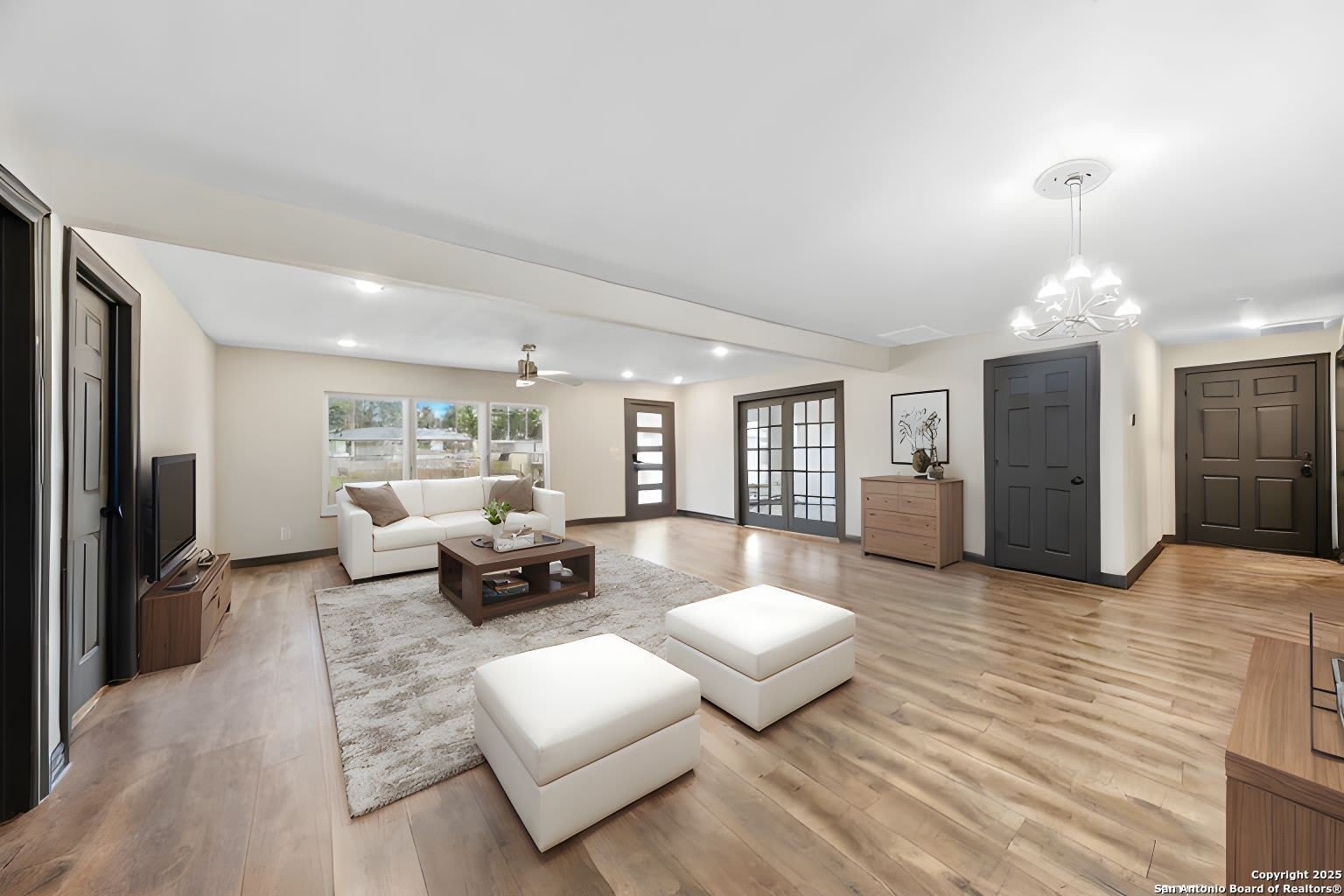 2643 W Gramercy – photo 1