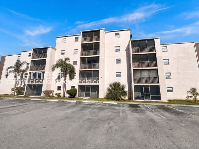 5541 Bay Boulevard – photo 1 of 22