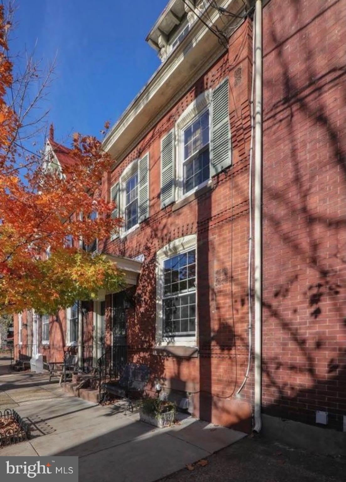 121 MULBERRY Street – photo 1 of 7