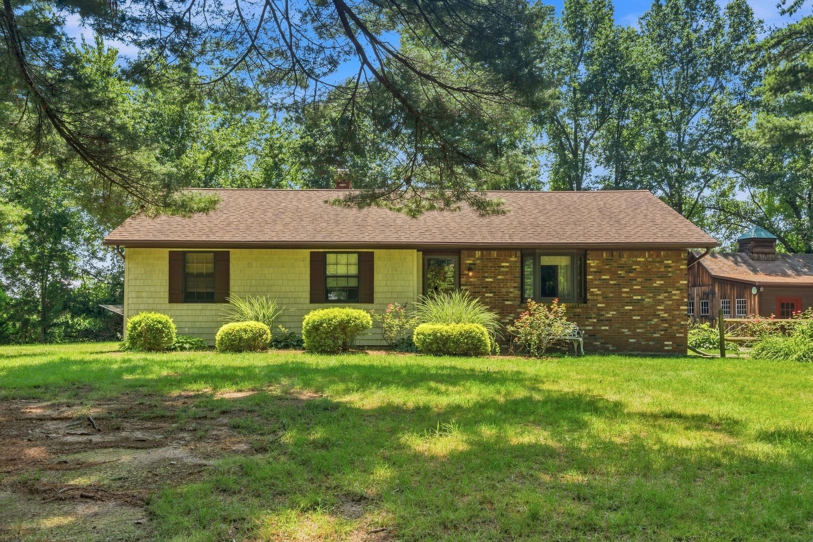 Spacious 3-Bedrooms Single Family House for Rent in Ludlow! – photo 1 of 28