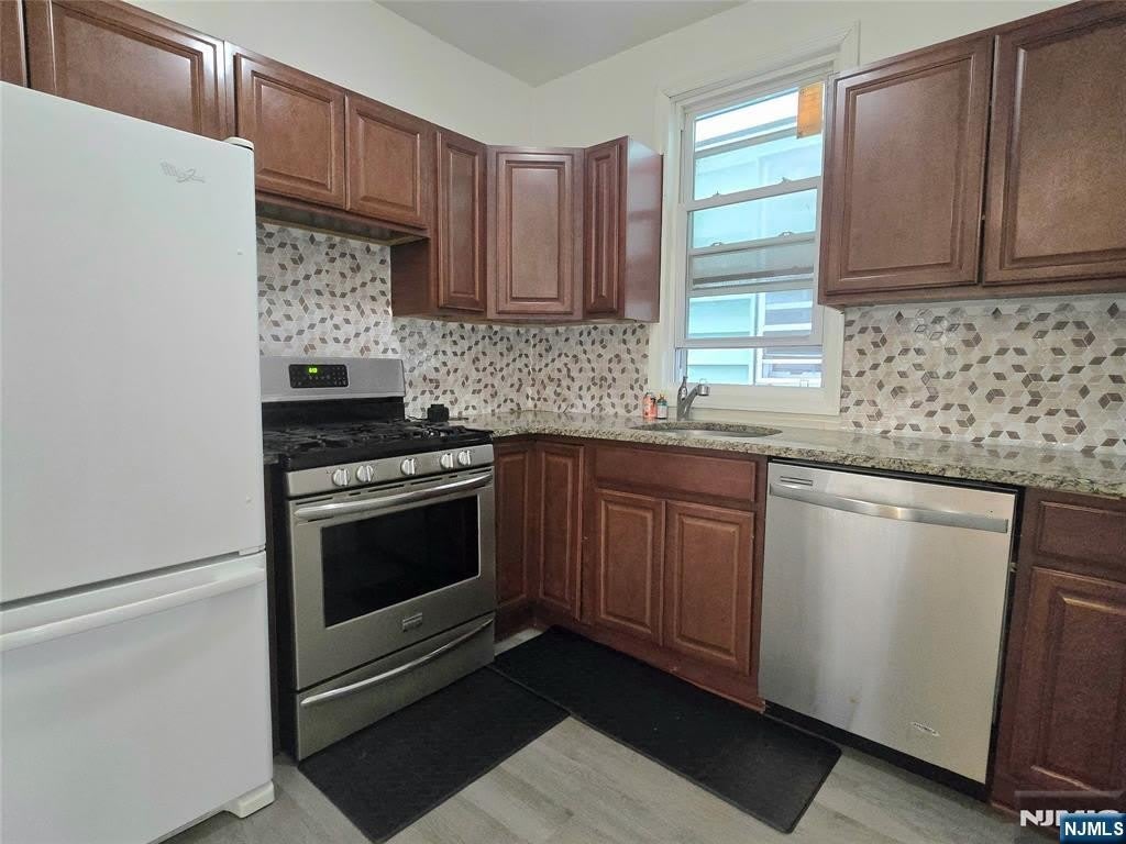 24 Harrison Place – photo 1 of 18