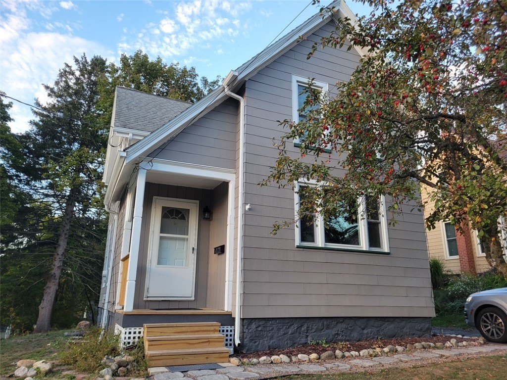 25 Summit Street – photo 1 of 88