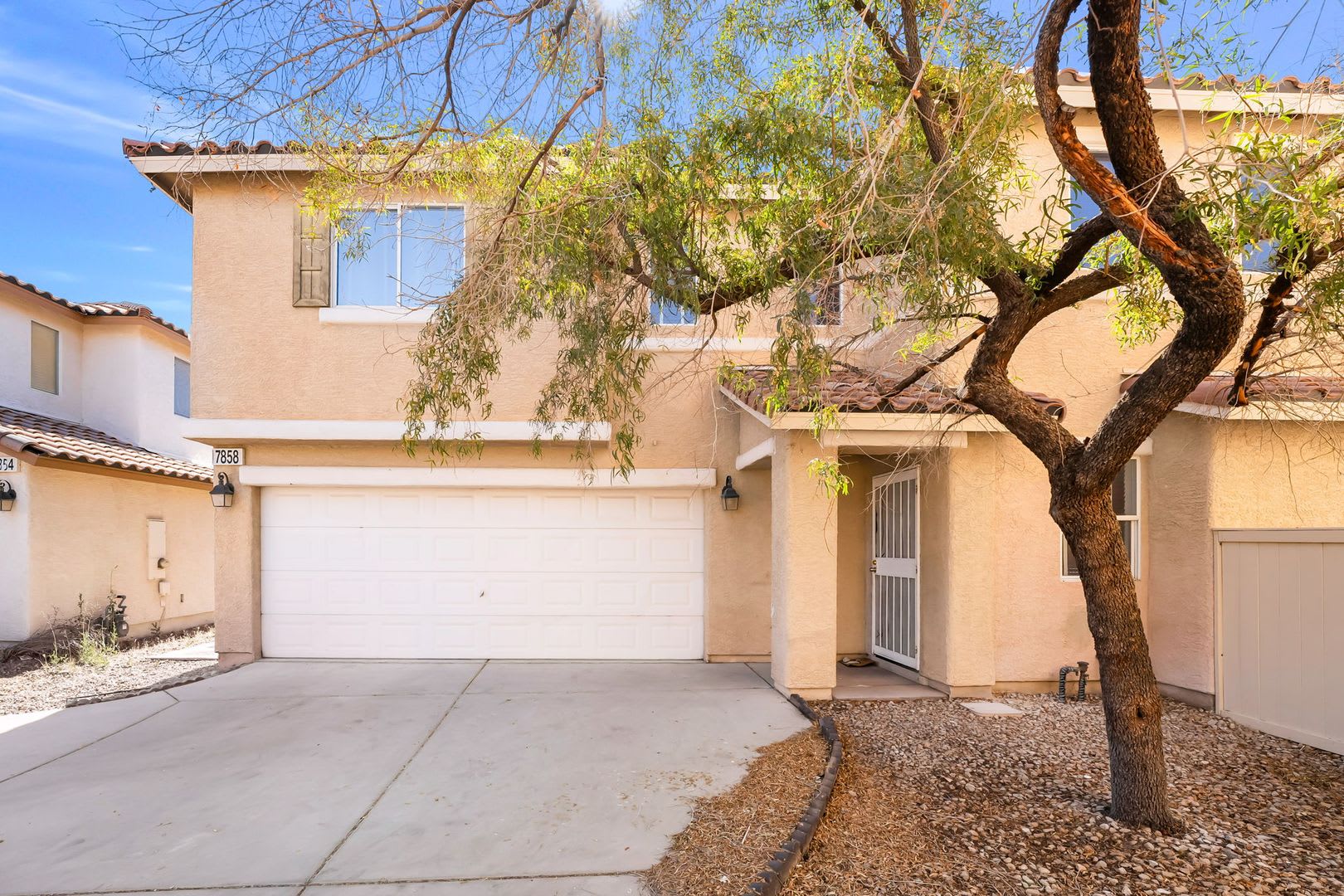 Spacious Two Story With Modern Comforts – photo 1