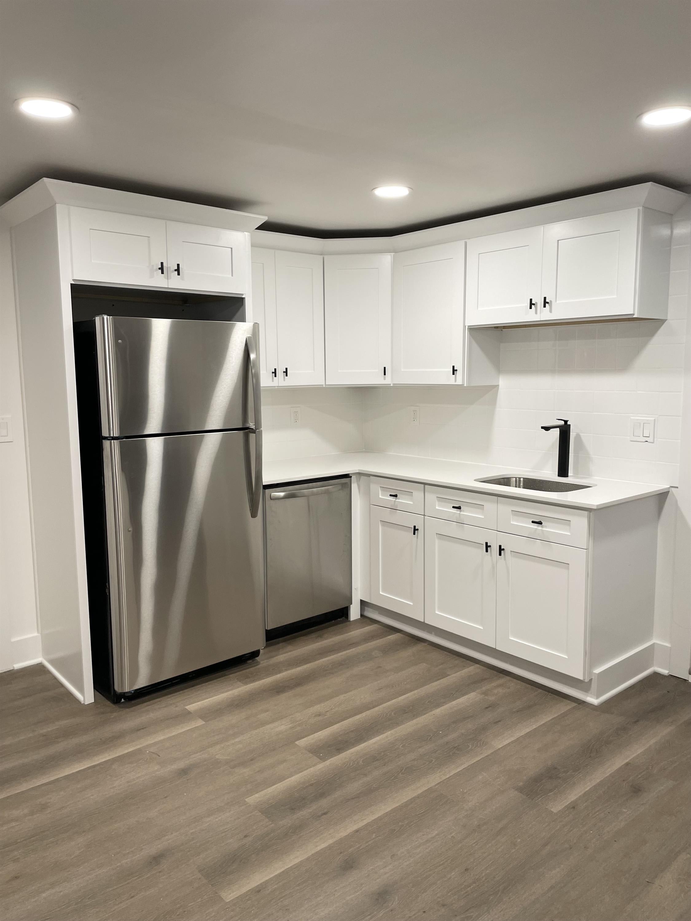 90 West Meyers Avenue – photo 1 of 12