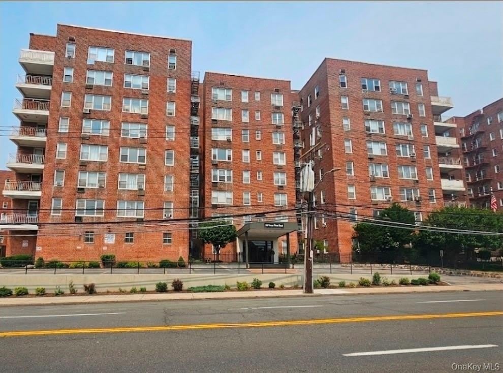 355 Bronx River Road – photo 1 of 16