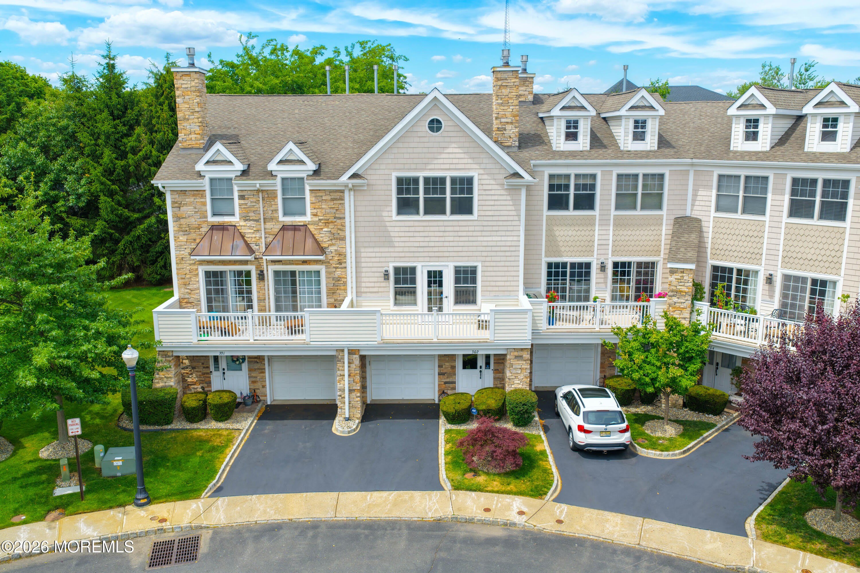 302 Villa Drive – photo 1