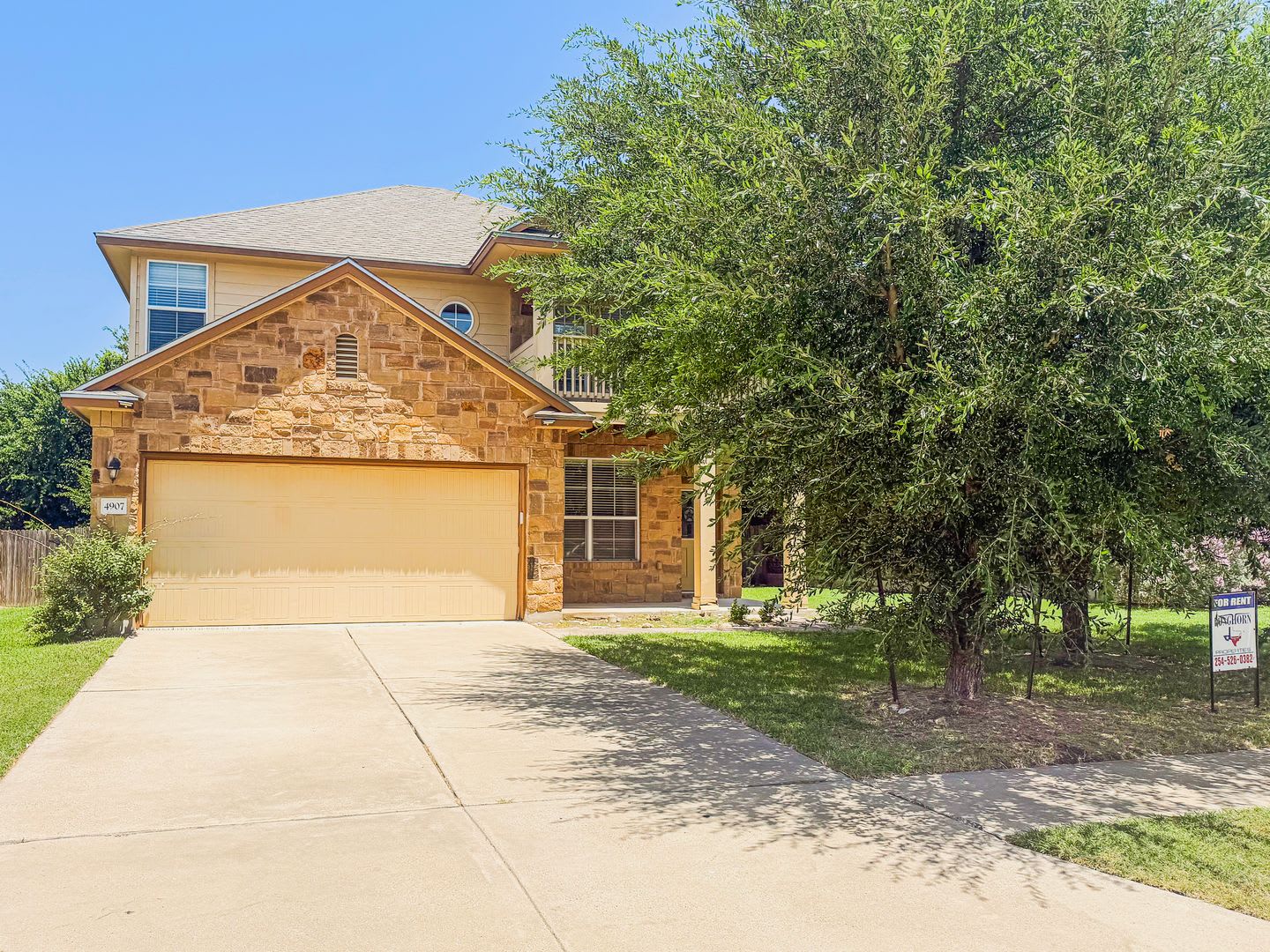 4907 Old Homestead St For Details Move In Special 500 00 Off First Full Months Rent – photo 1