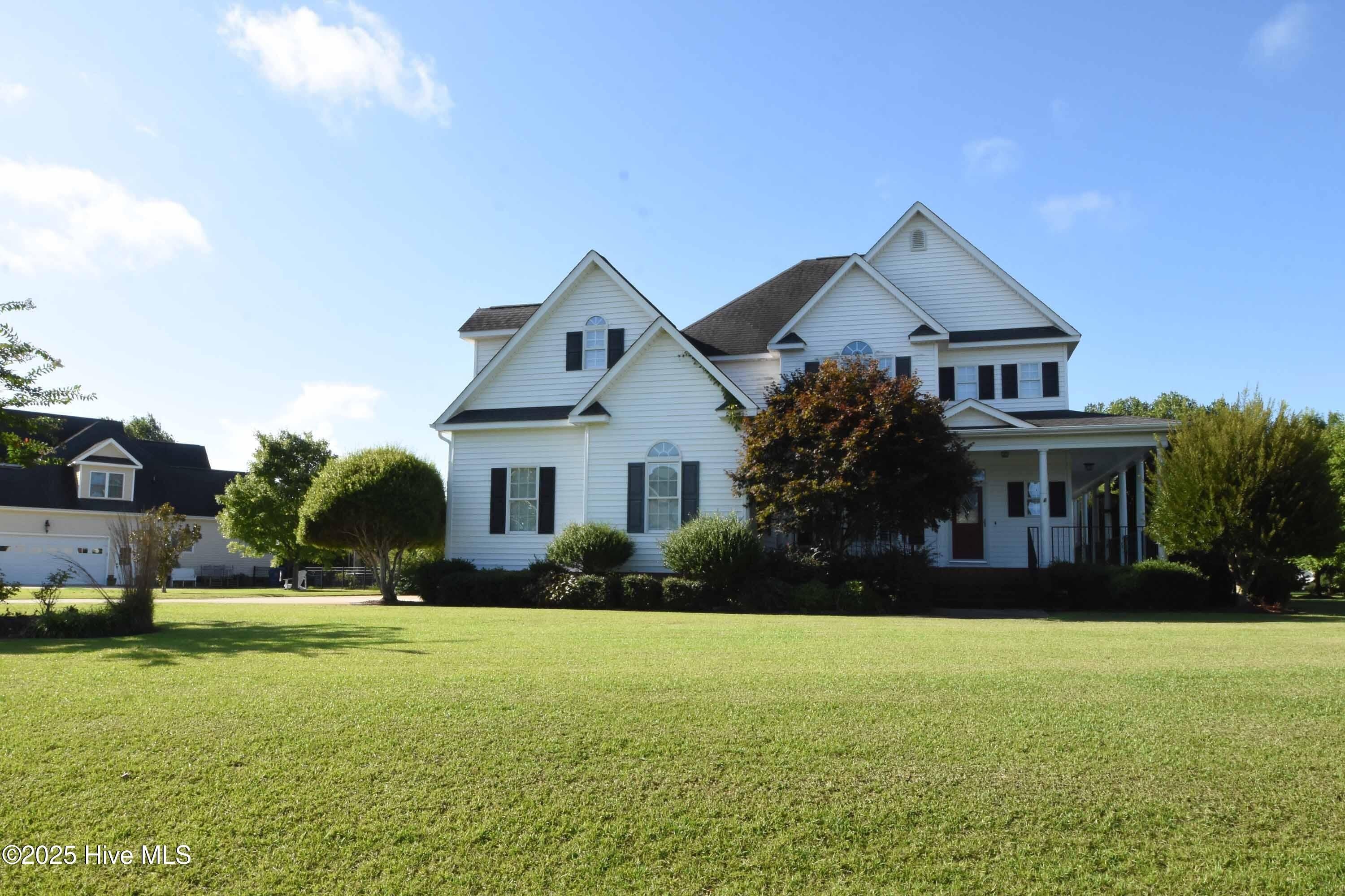 1129 Scarlet Oak Drive – photo 1 of 183