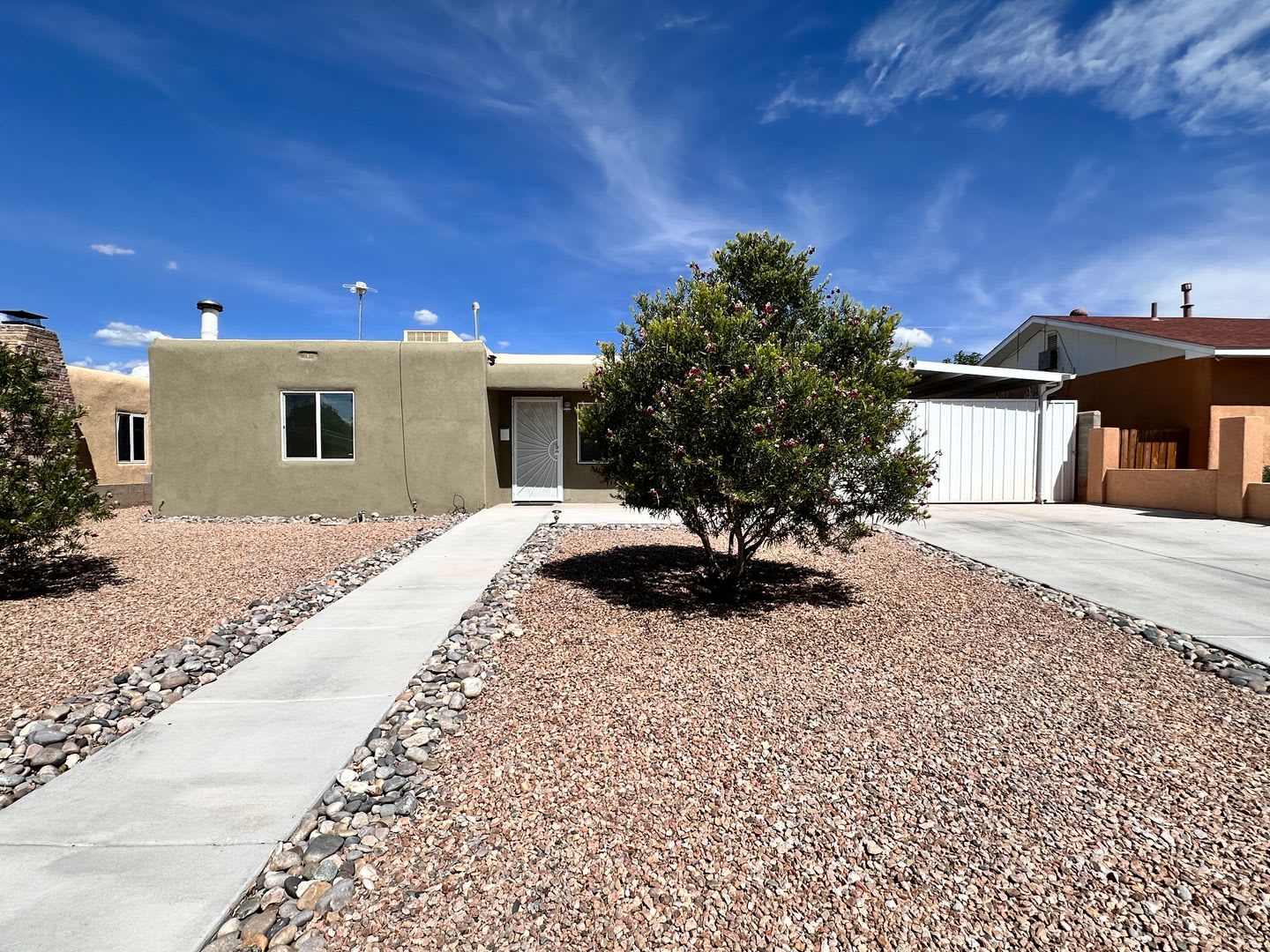 Newly Remodeled 3 Bedroom 2 Bathroom – photo 1