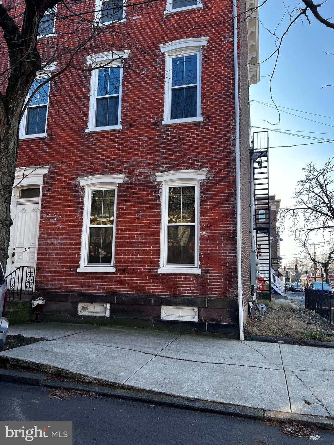 104 KING Street – photo 1 of 7