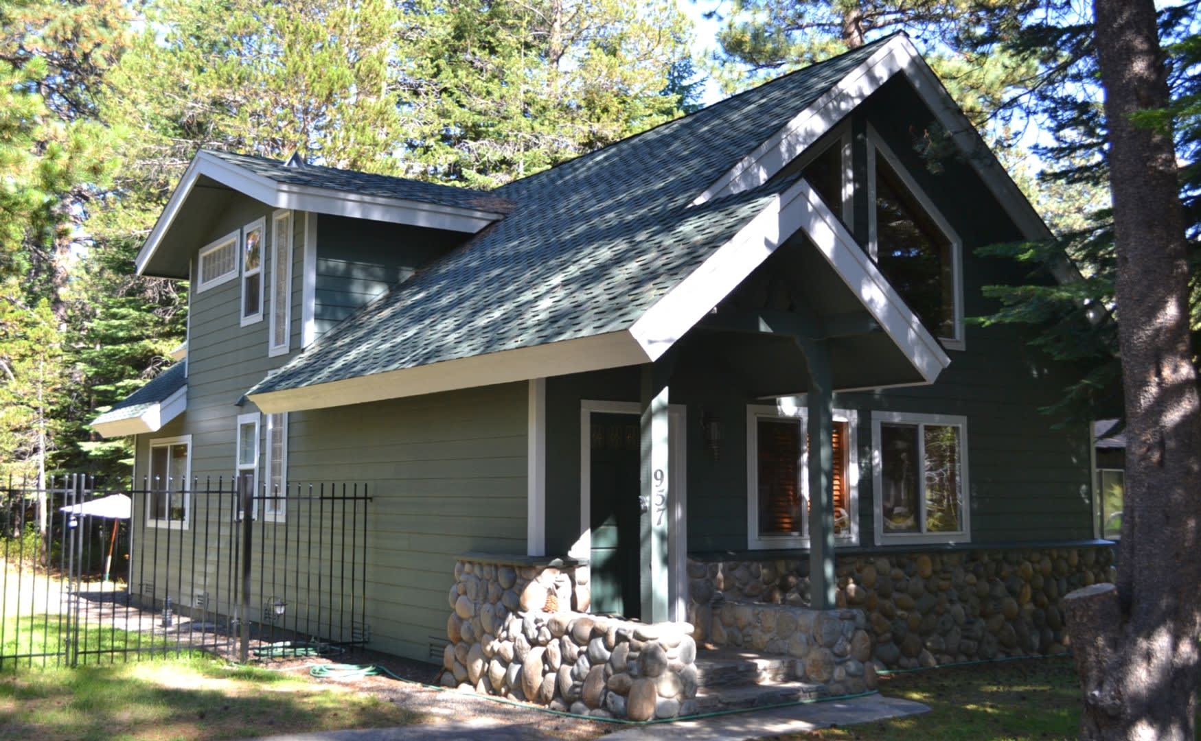 Sweet 2BD Cabin! Avail for a 3-6 month Winter lease! Available 12/01/26- 3/31/27 – photo 1