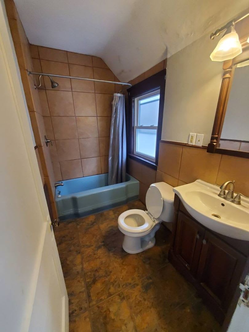 Charming 3-Bedroom Property in Prime Location (SECTION 8 VOUCHERS ACCEPTED) – photo 1
