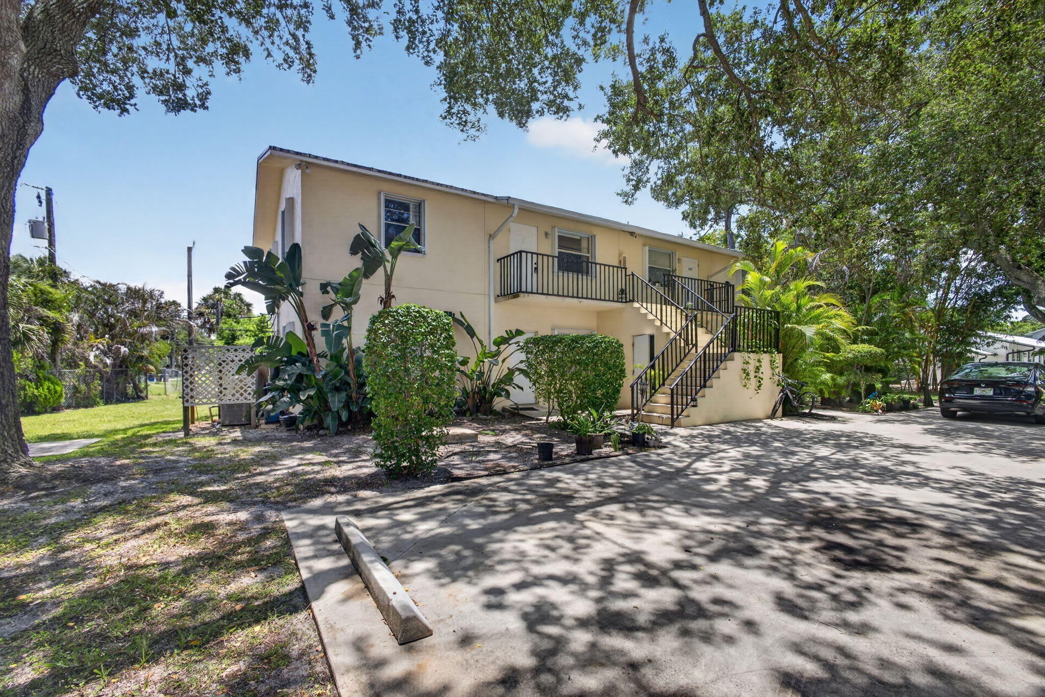 708 SW Gardens Boulevard – photo 1 of 35