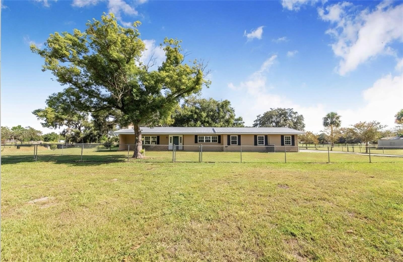 4854 E HINSON Avenue – photo 1