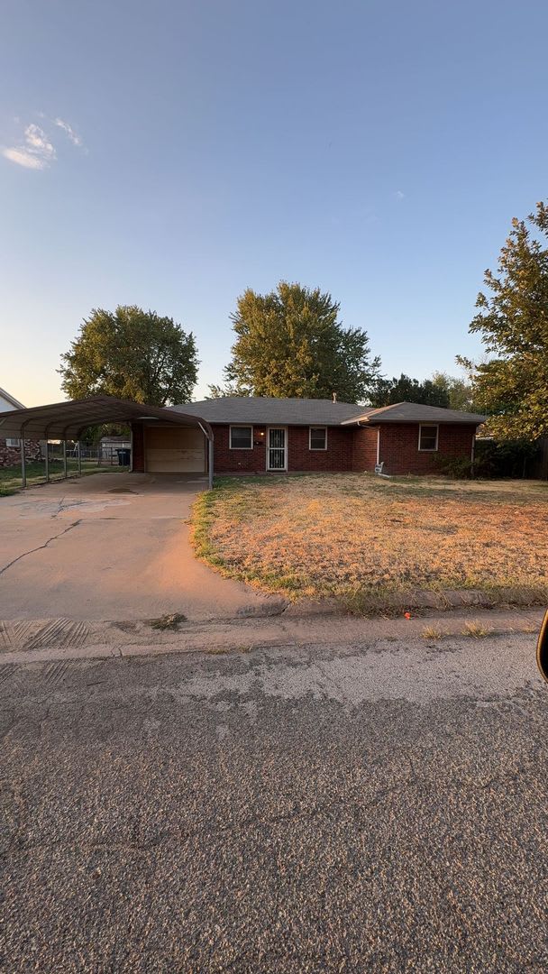 706 Chisholm Trail – photo 1 of 14