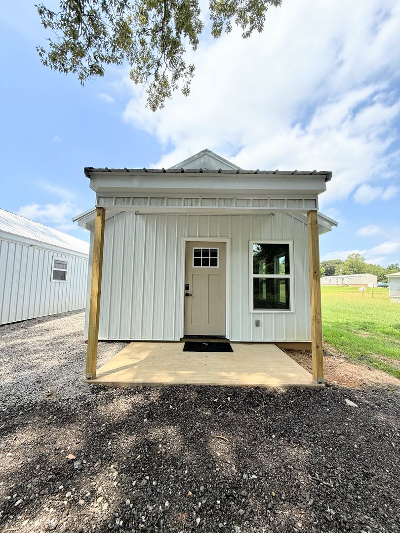 506 1st Ave W – photo 1 of 11
