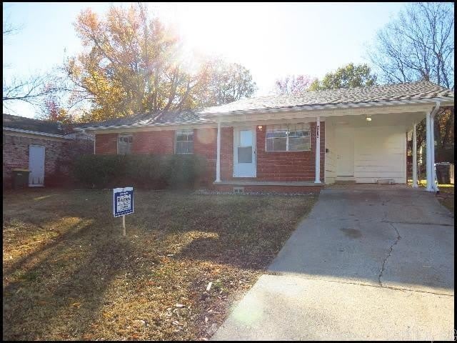 9215 Clover Hill Road – photo 1
