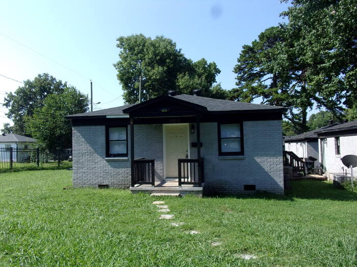 2313 Julia Avenue – photo 1