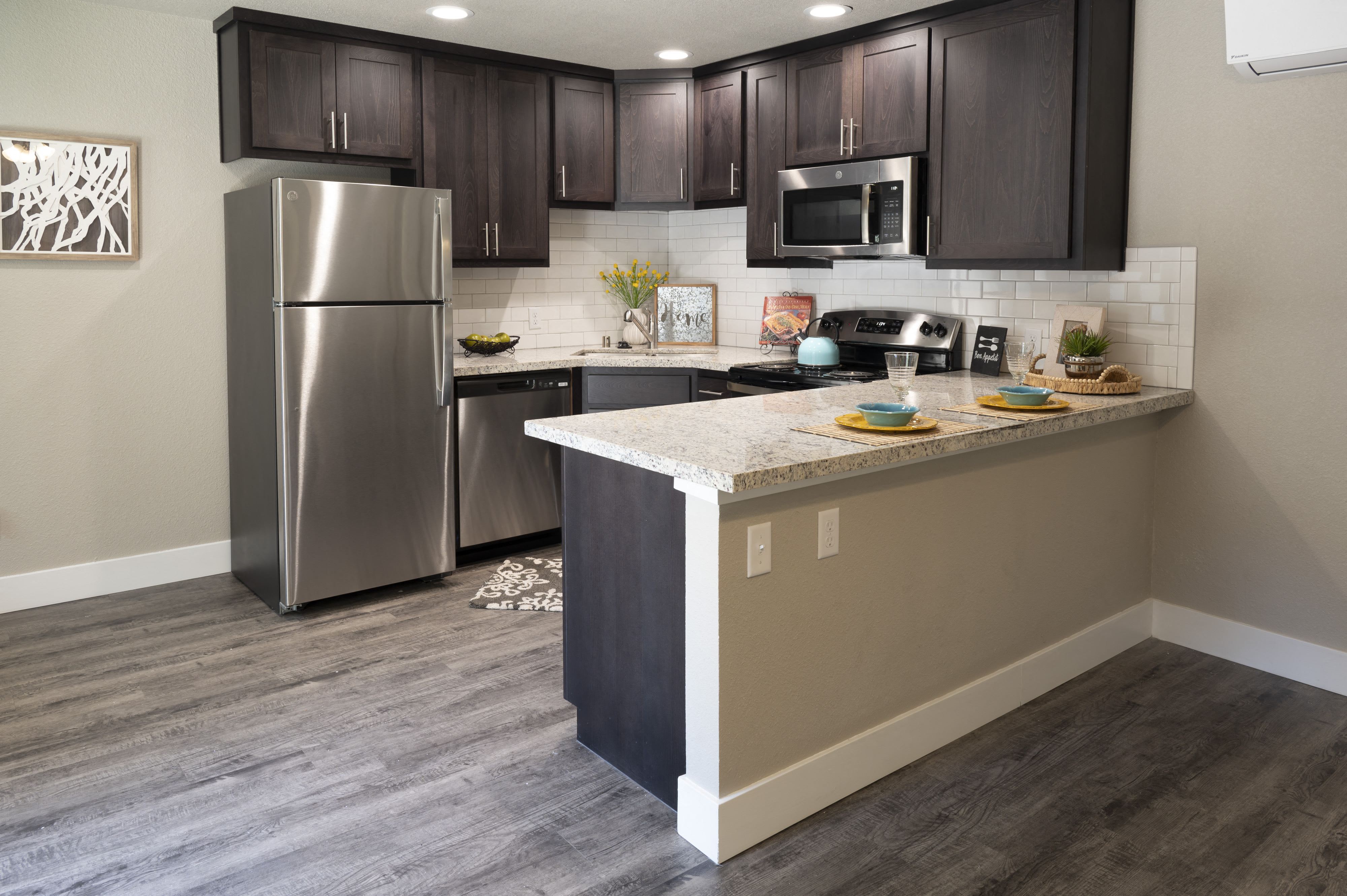 415 Sutton Place – photo 1 of 97