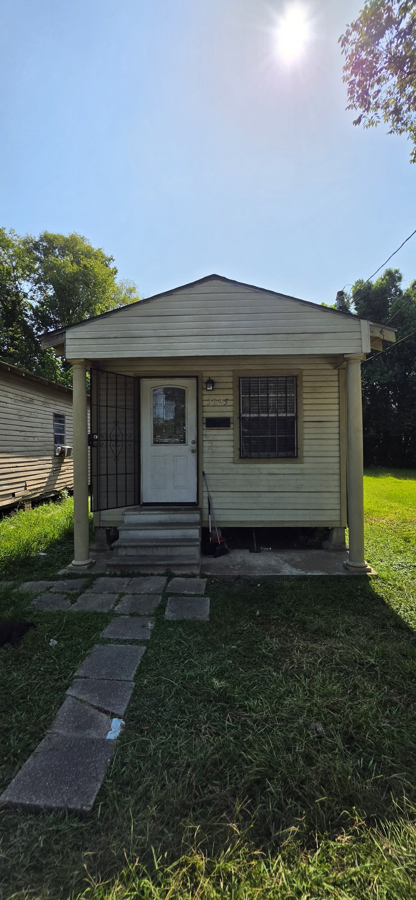 2045 Maryland Street – photo 1 of 4