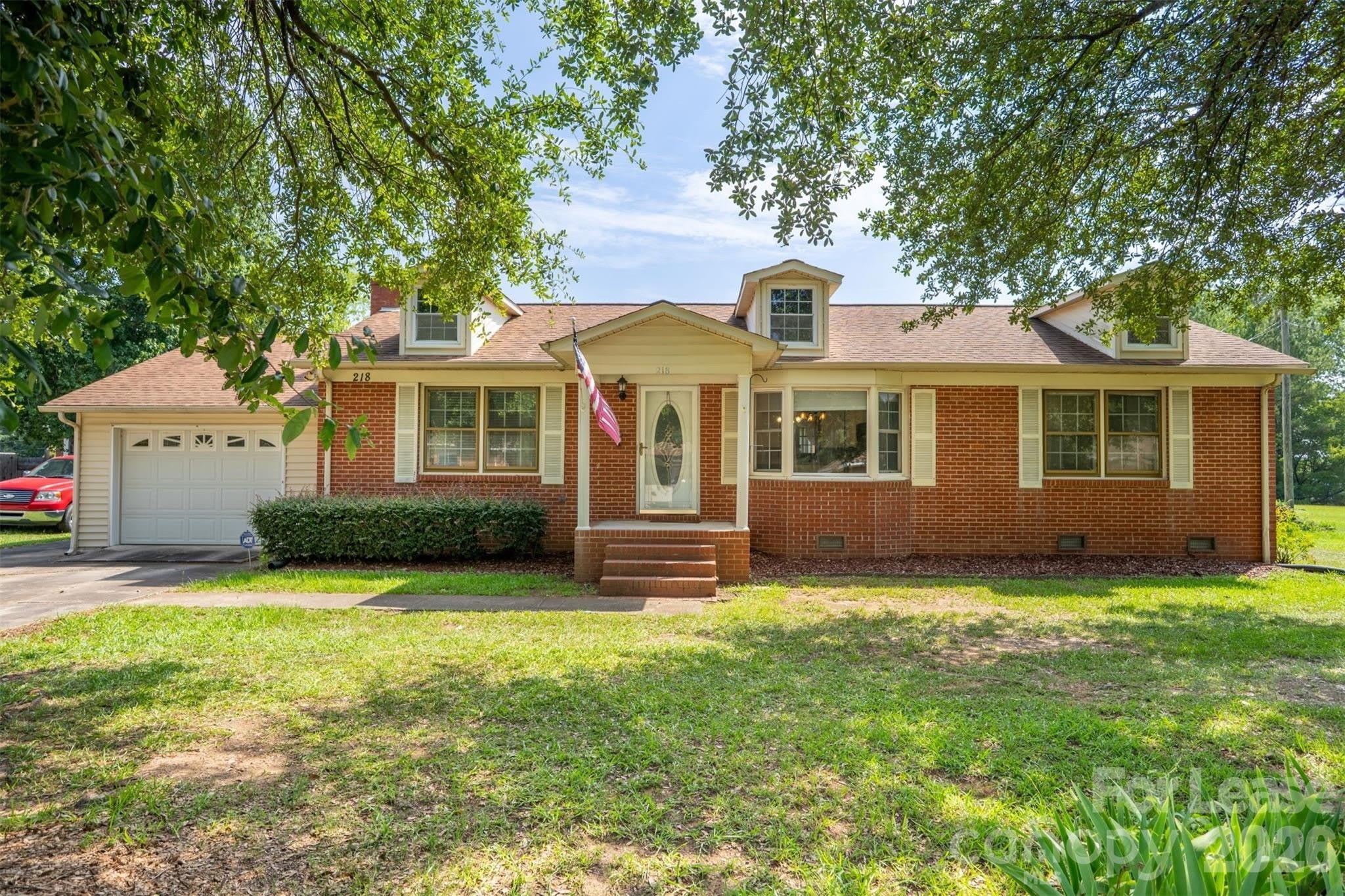 218 S Plantation Road – photo 1 of 27