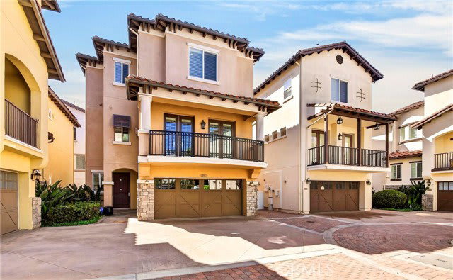 12914 Agustin Place – photo 1