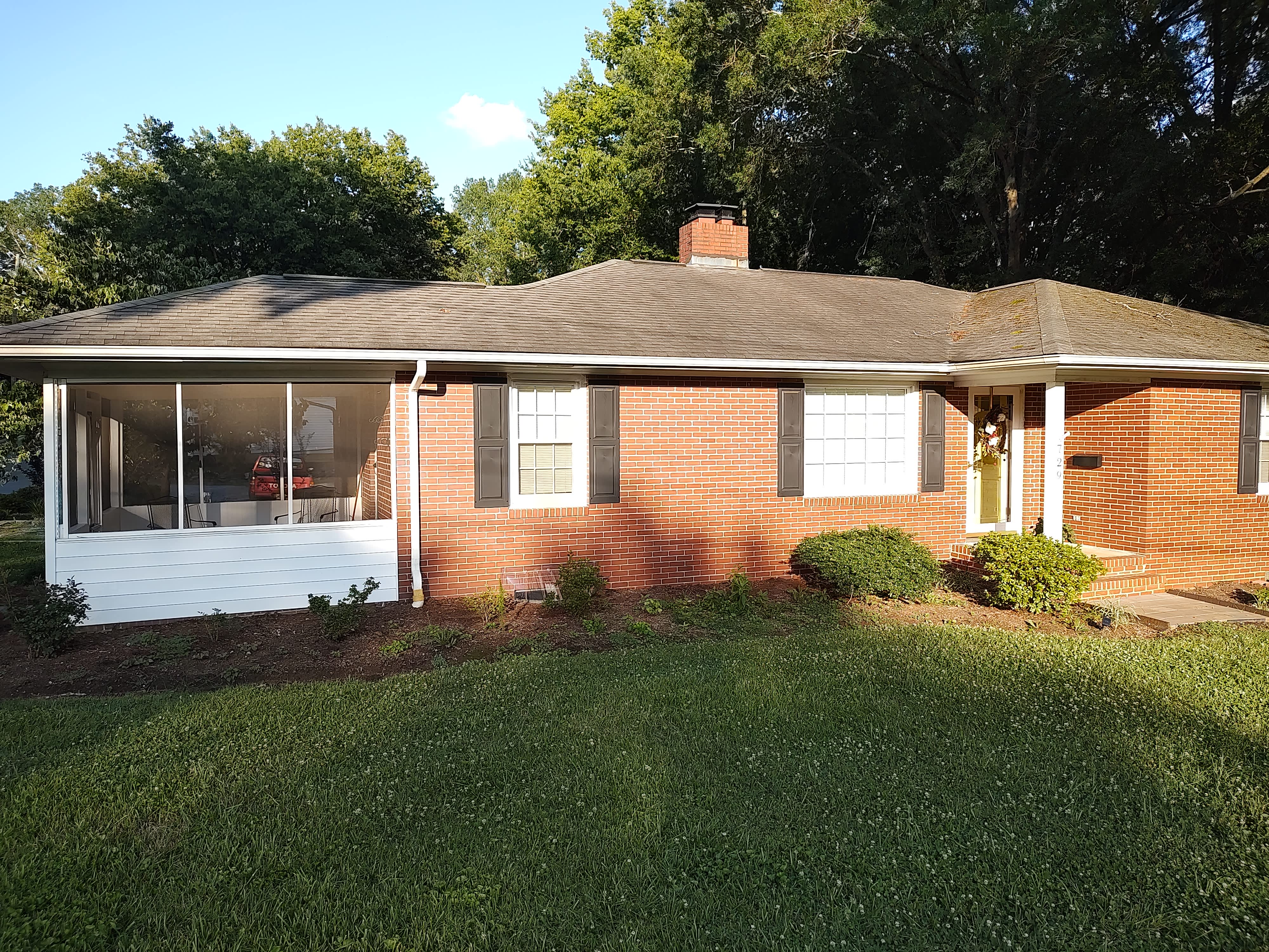 729 Grove Avenue – photo 1 of 11