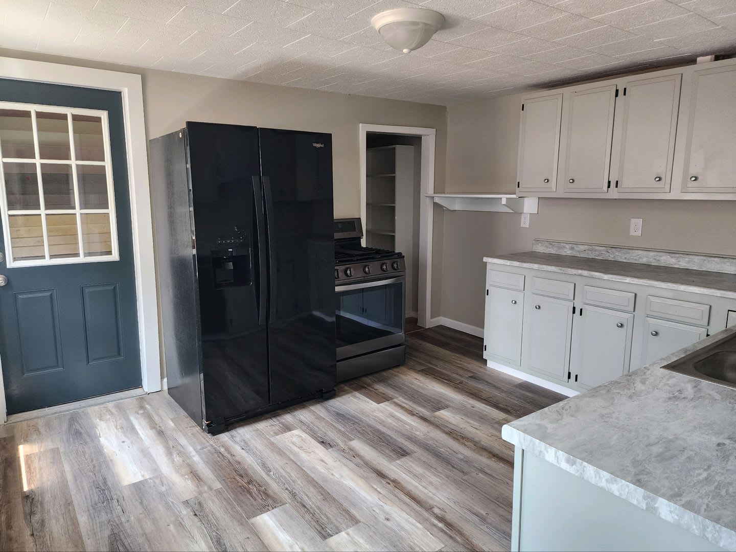 3 Bdrm Oswego! Charming! Updated! – photo 1 of 23