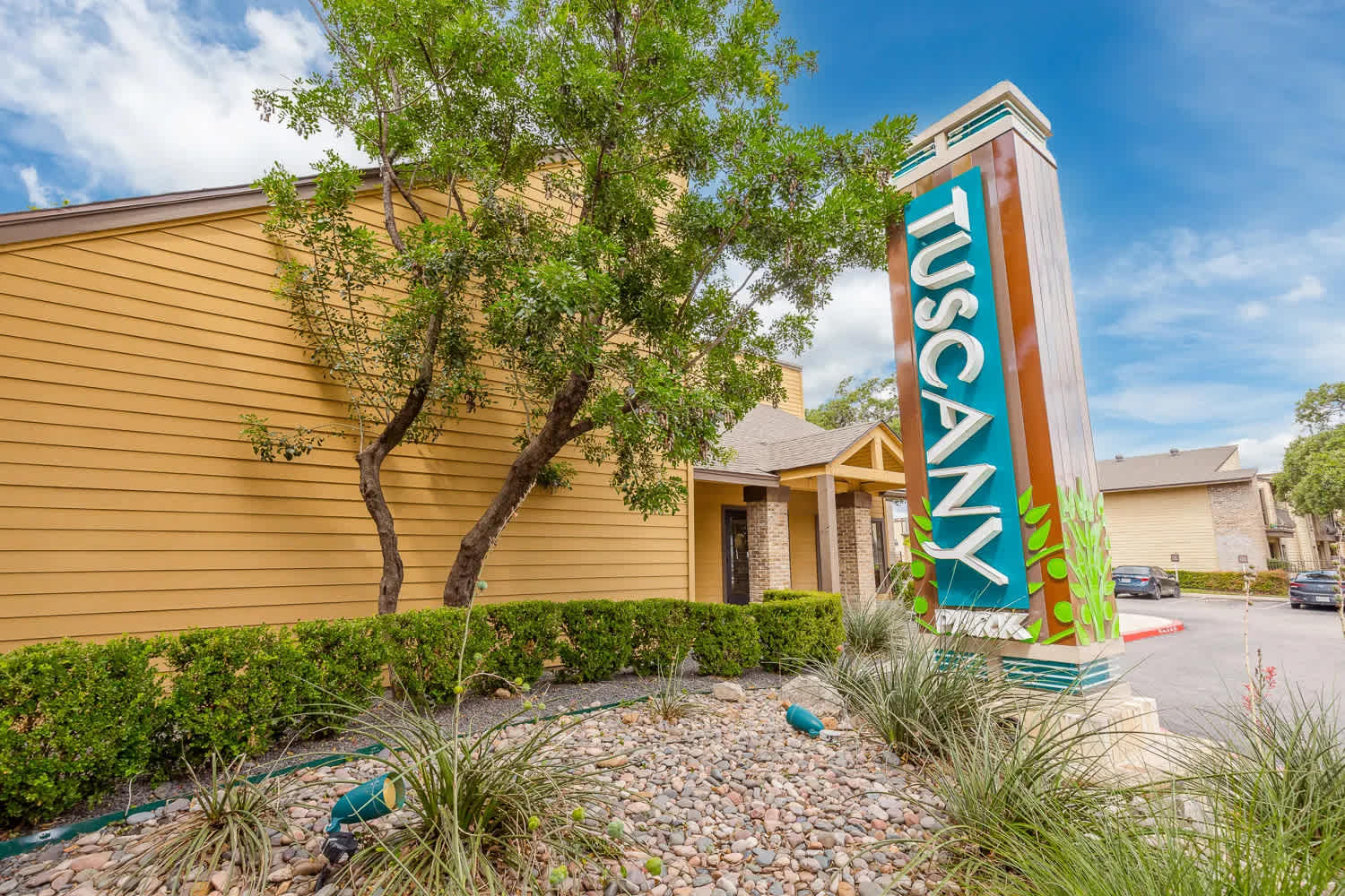 Tuscany Park Apartments – photo 1