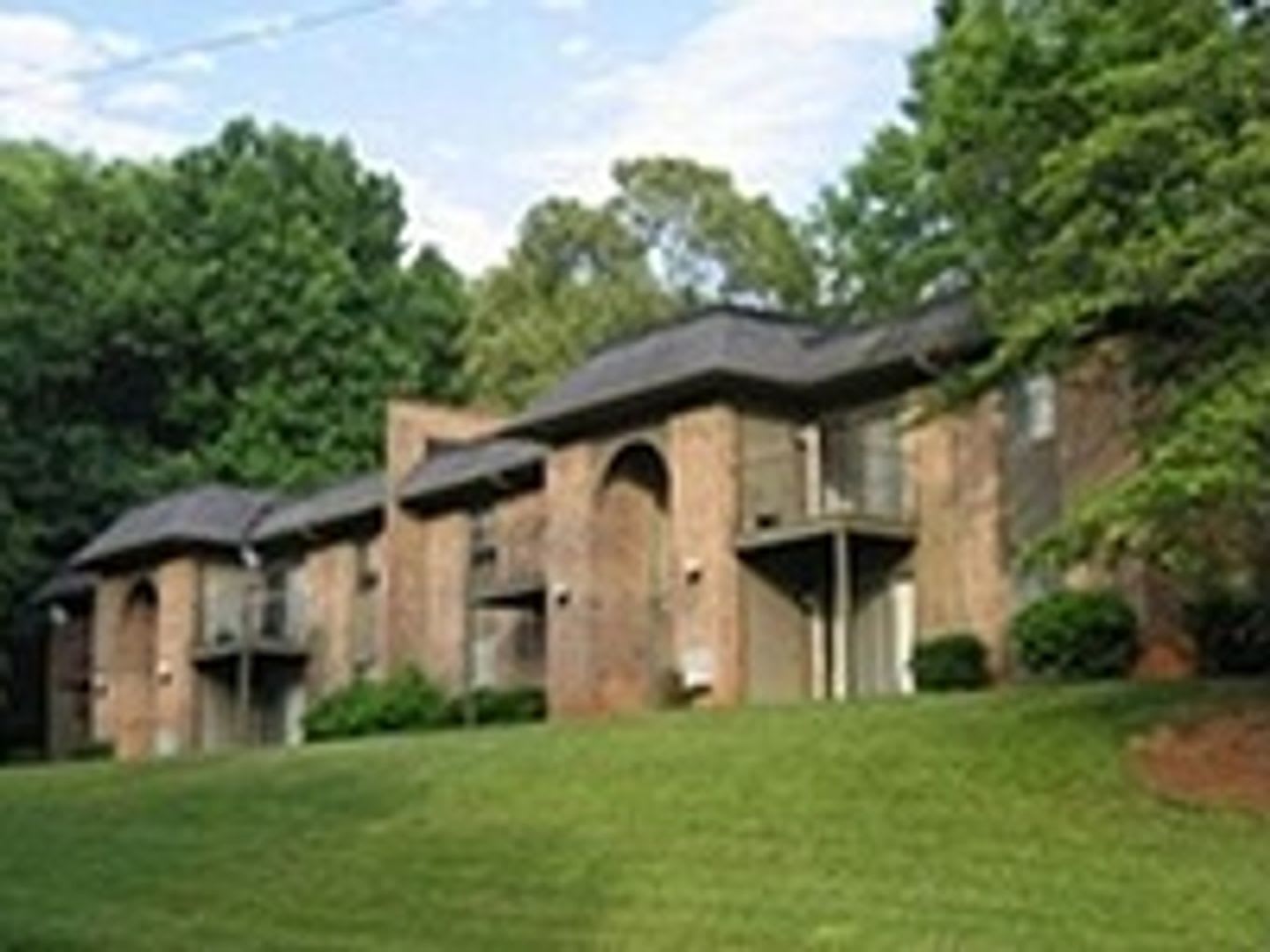 Large 2 bedroom! *** Move in Special*** – photo 1
