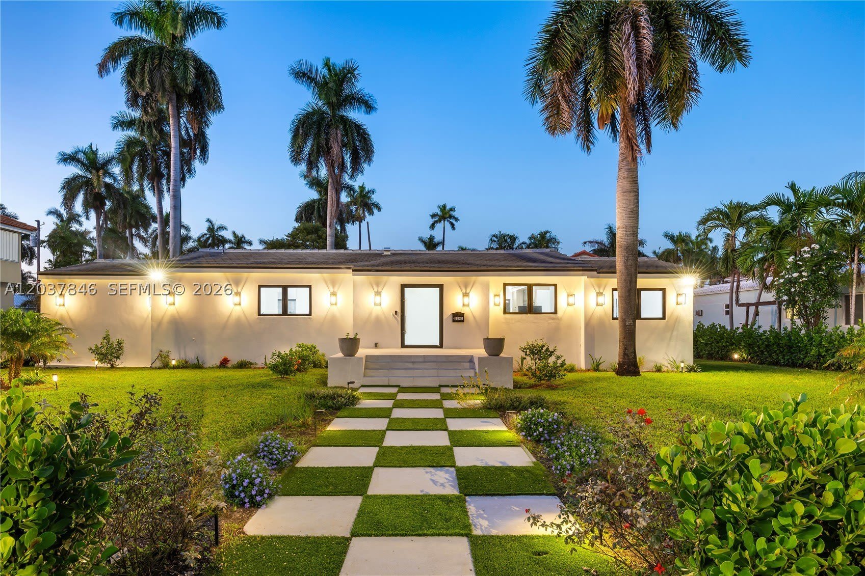 1141 Hollywood Blvd – photo 1