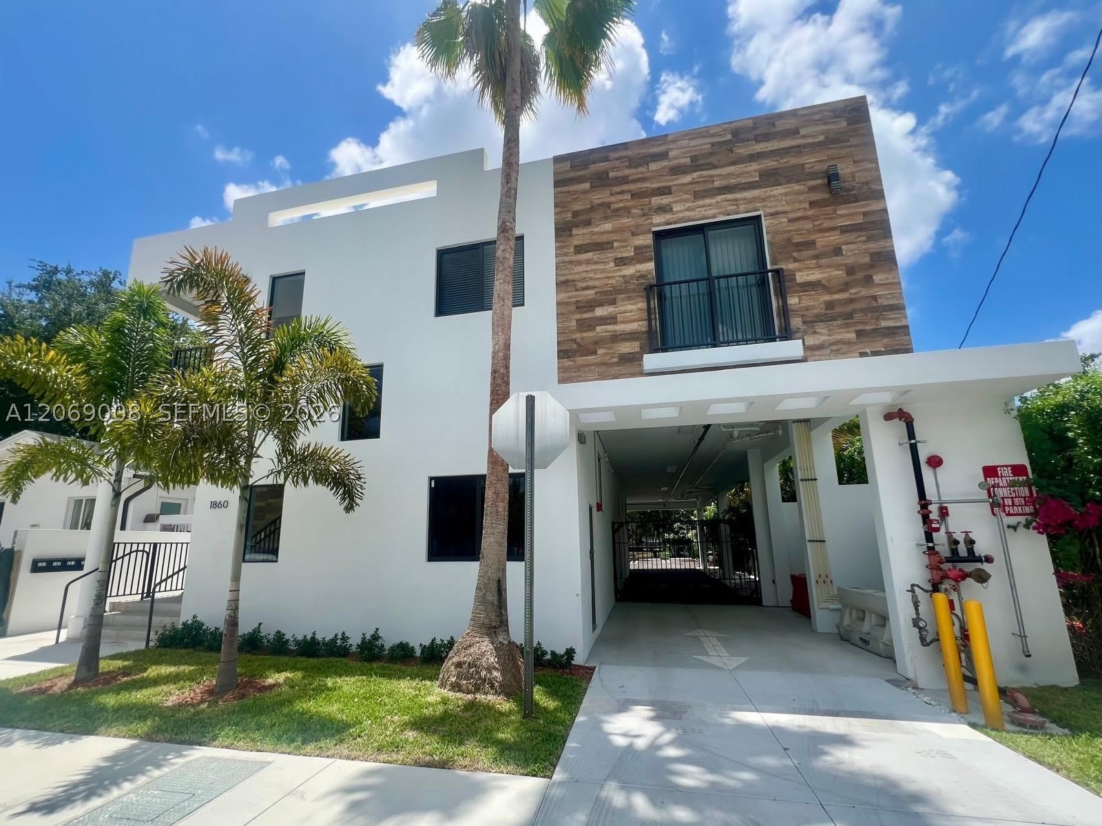 1860 NW 19th St – photo 1