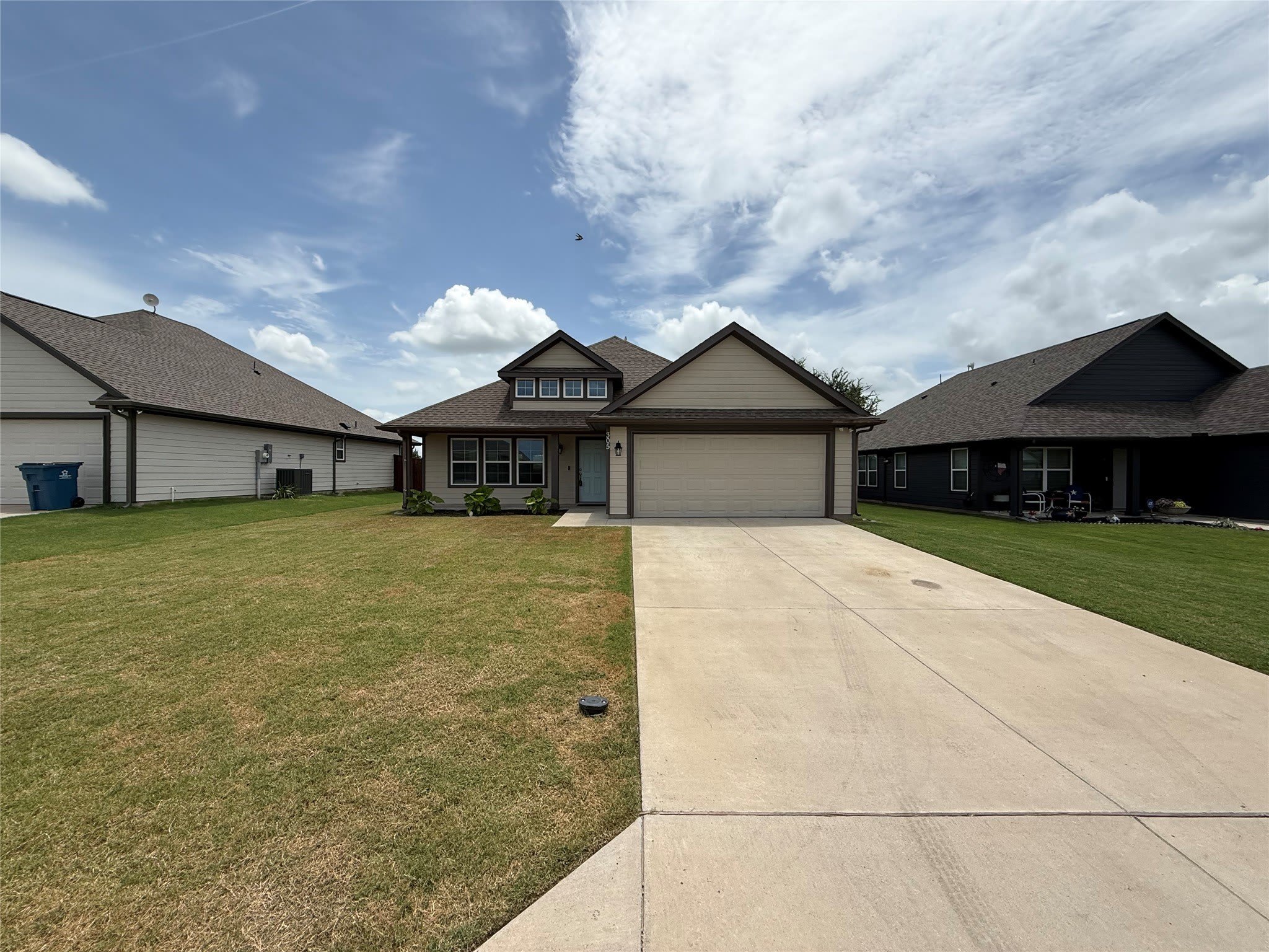 305 Sunnyside Drive – photo 1 of 7