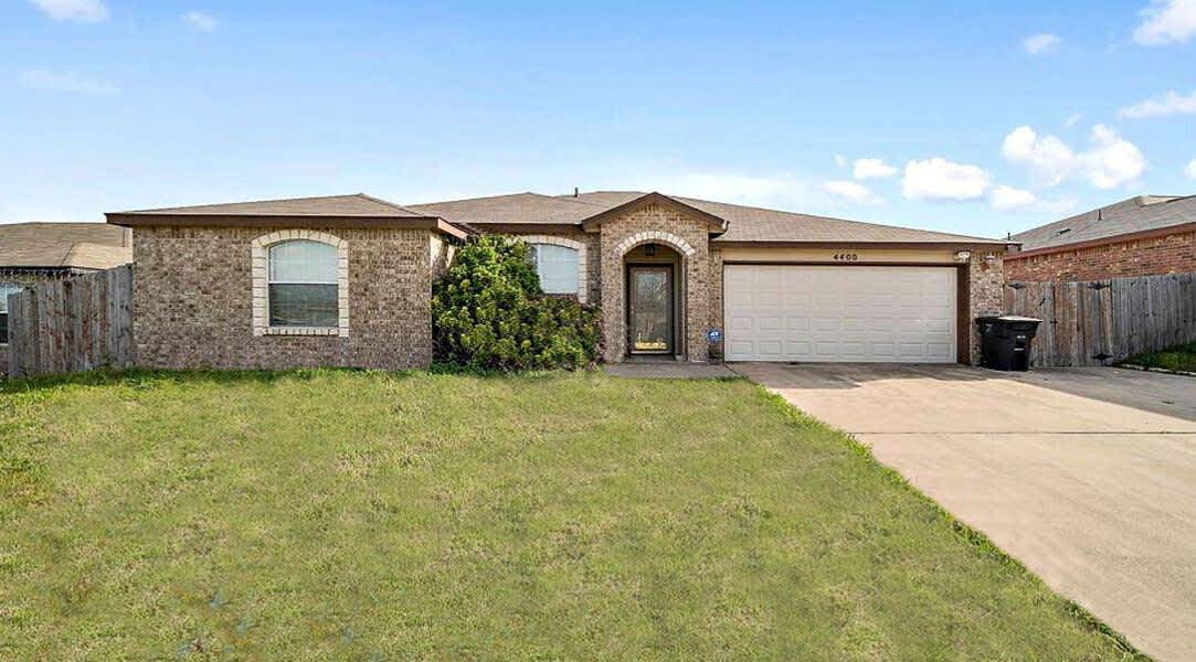 4400 Lloyd Drive – photo 1