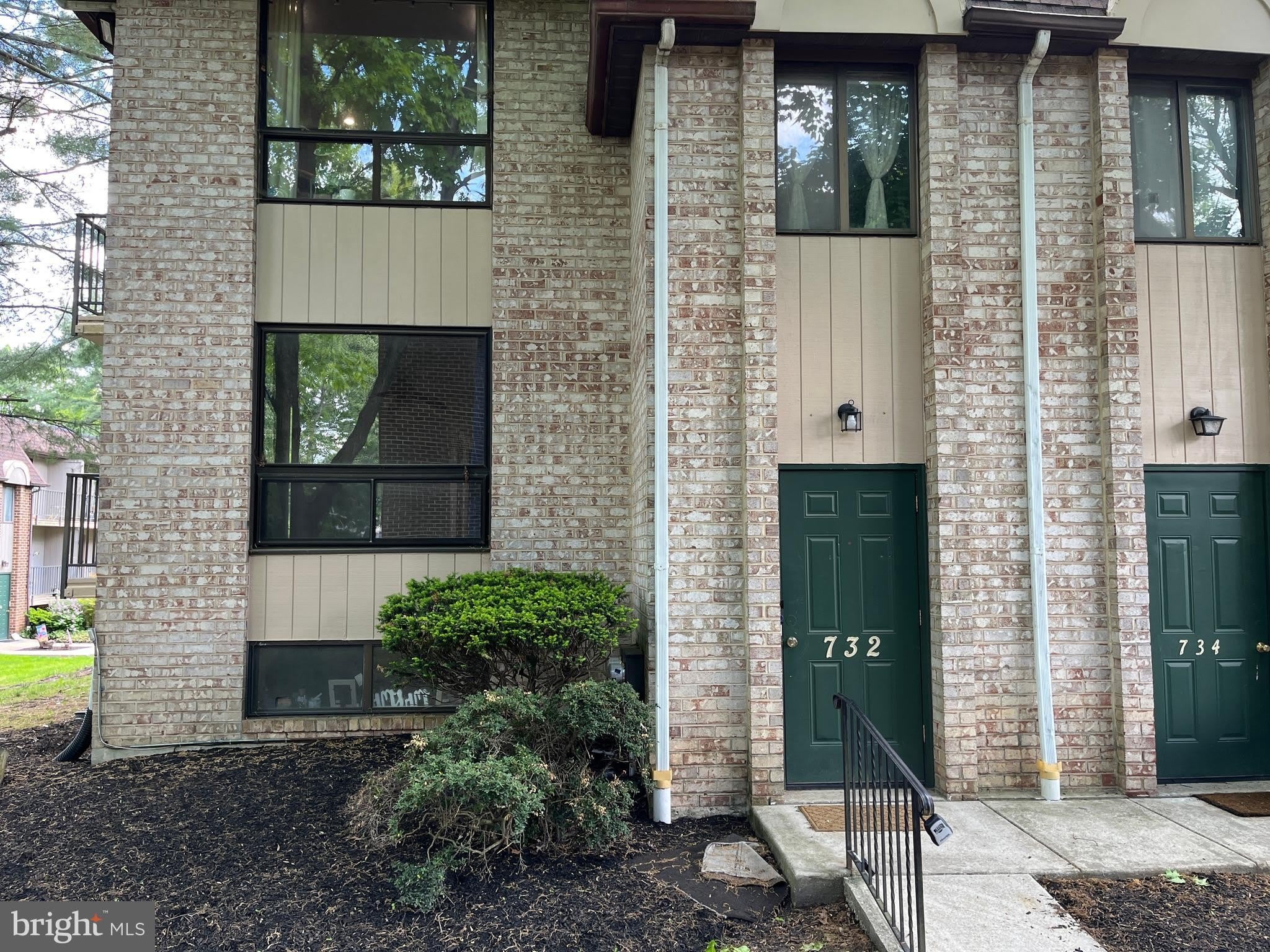 732-A PUTNAM Boulevard – photo 1 of 15