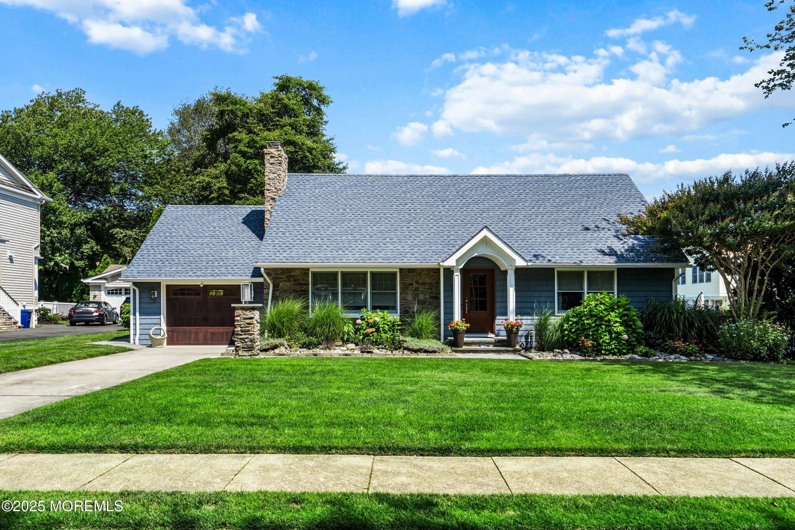 1204 Holly Place – photo 1 of 43