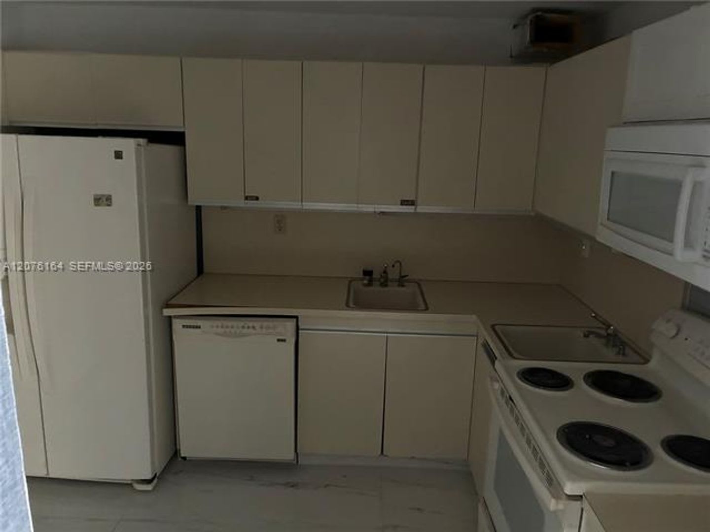 4301 Collins Ave cu-402, Miami Beach, FL 33140 – photo 1