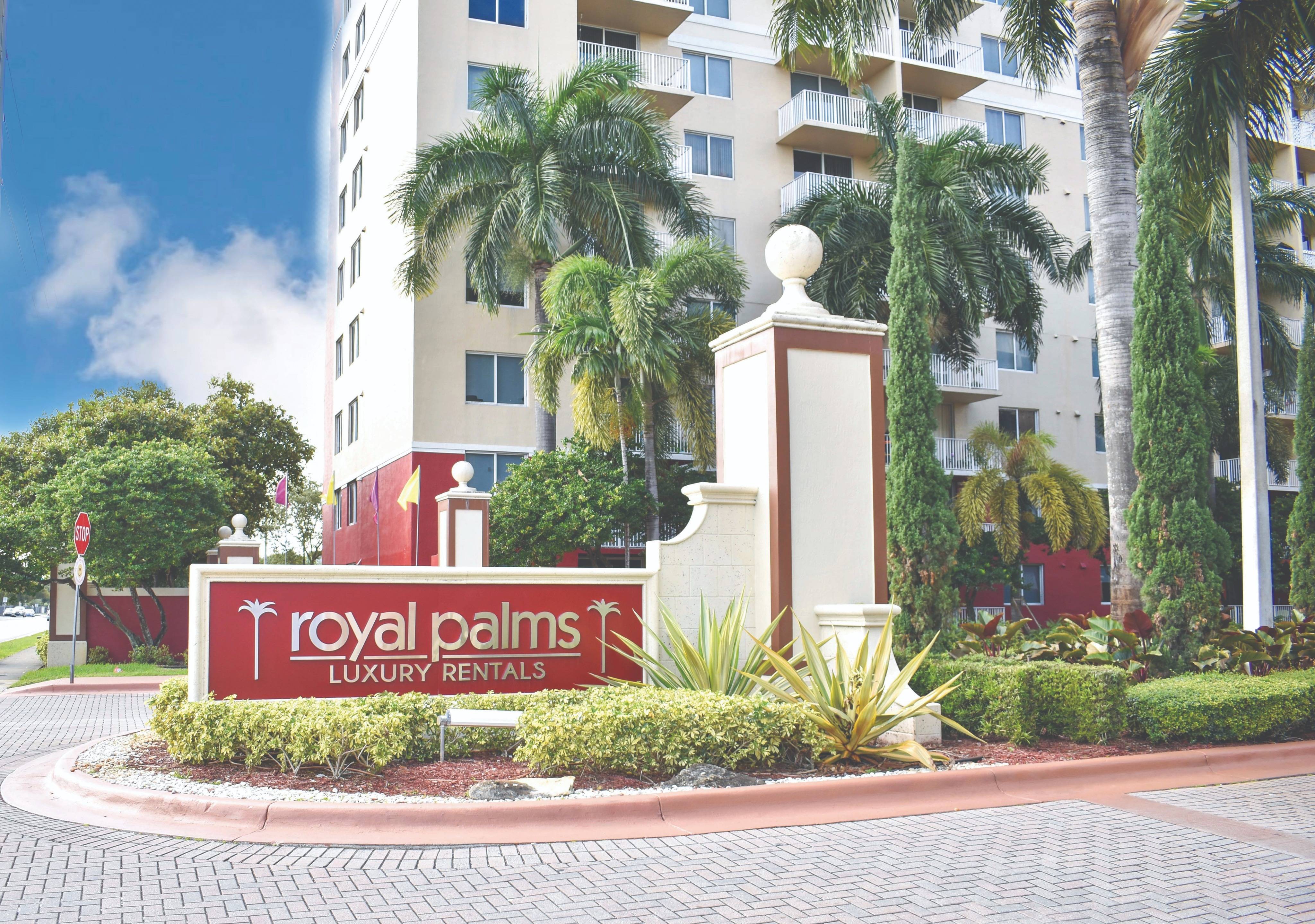 Royal Palms – photo 1