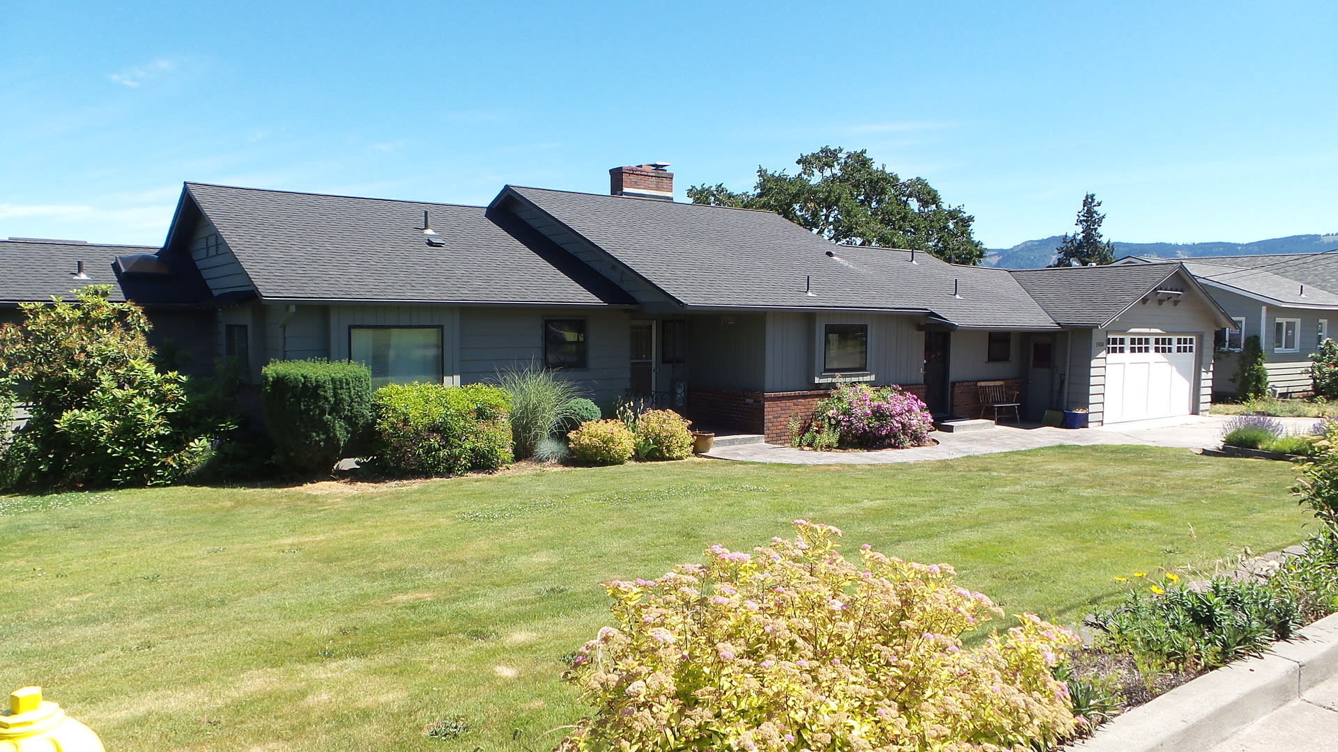 Furnished 4BR Home for Rent in Hood River – photo 1 of 32