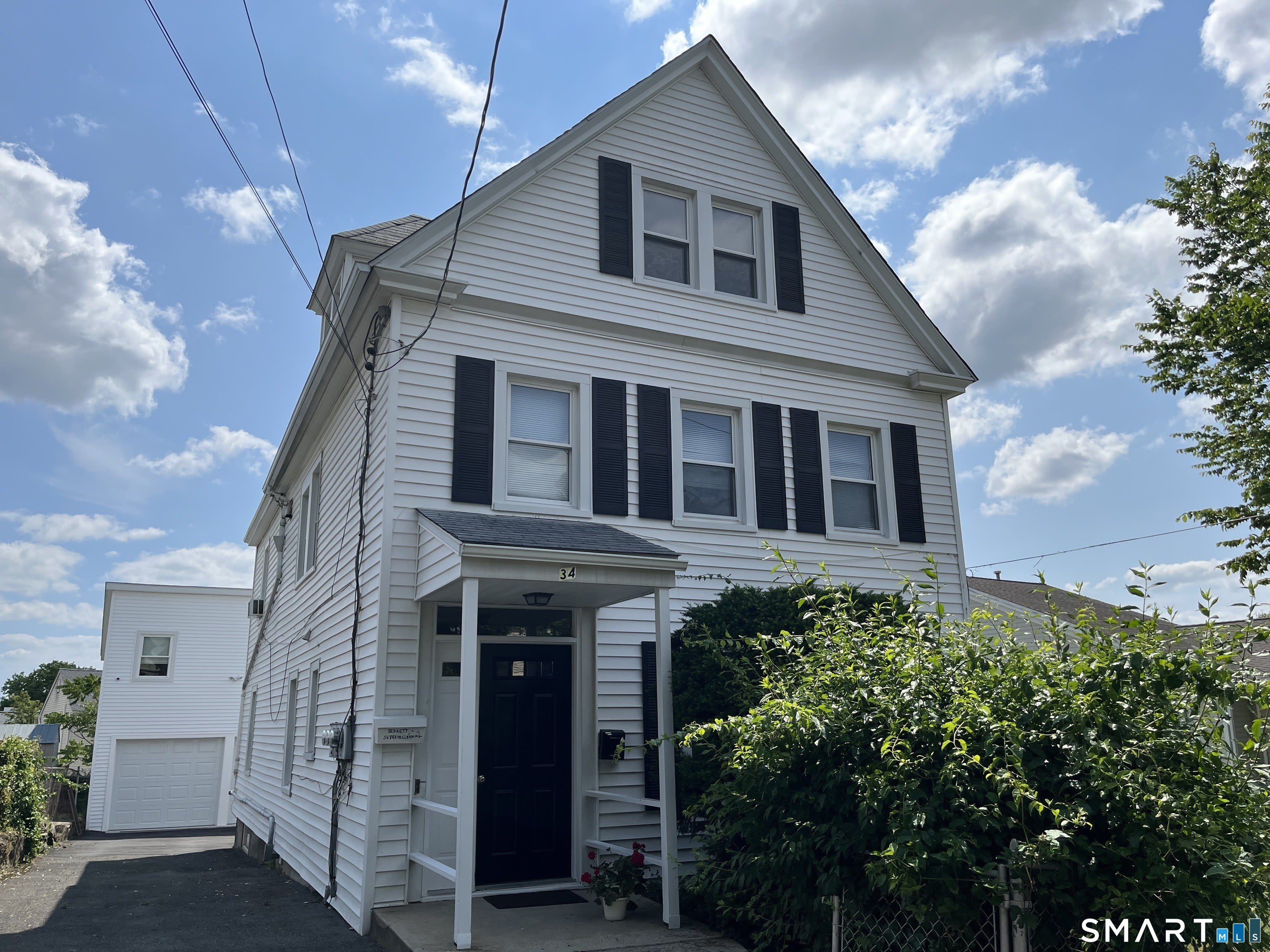 34 Church Street W – photo 1 of 10