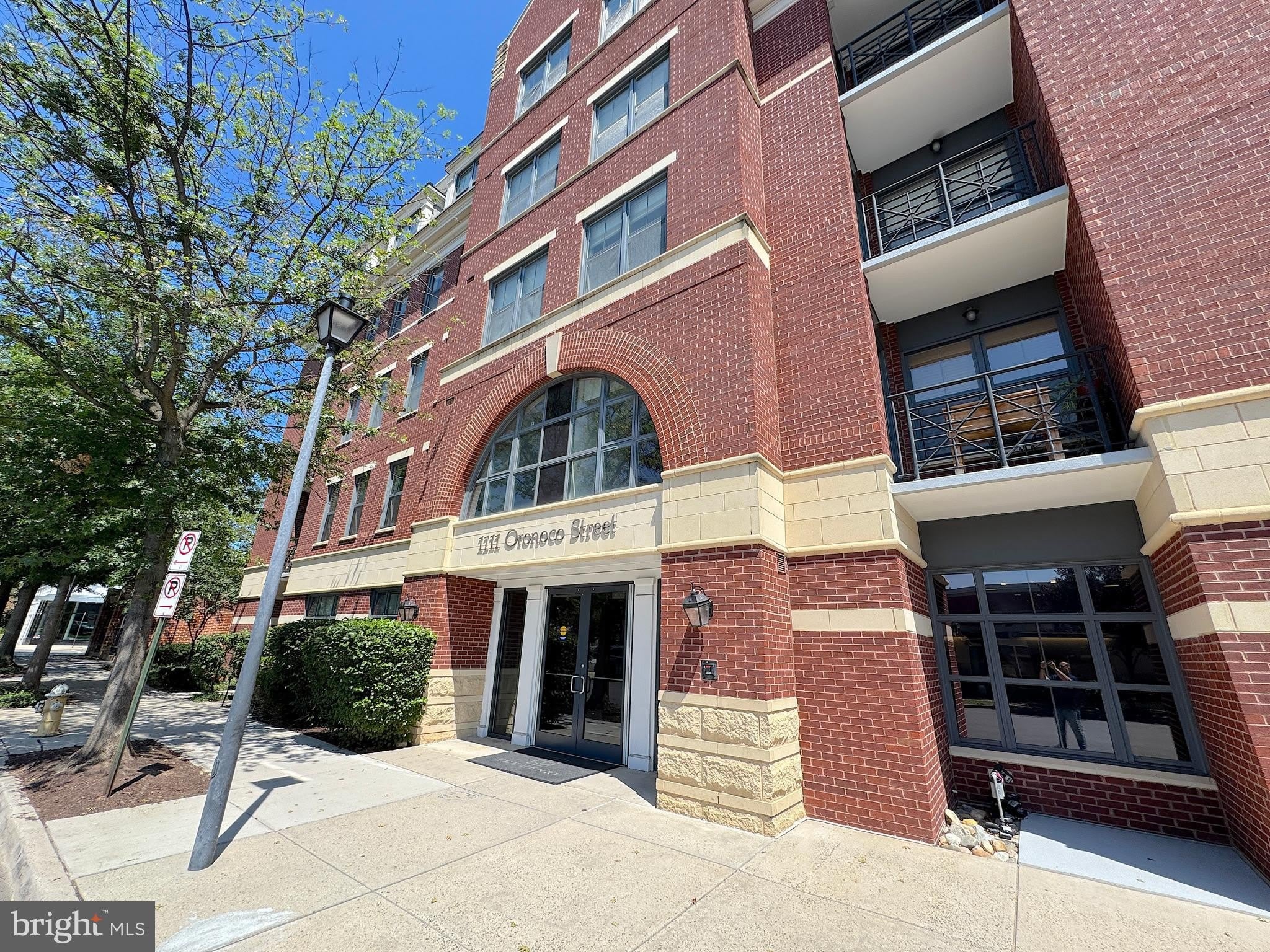 1111 Oronoco Street – photo 1