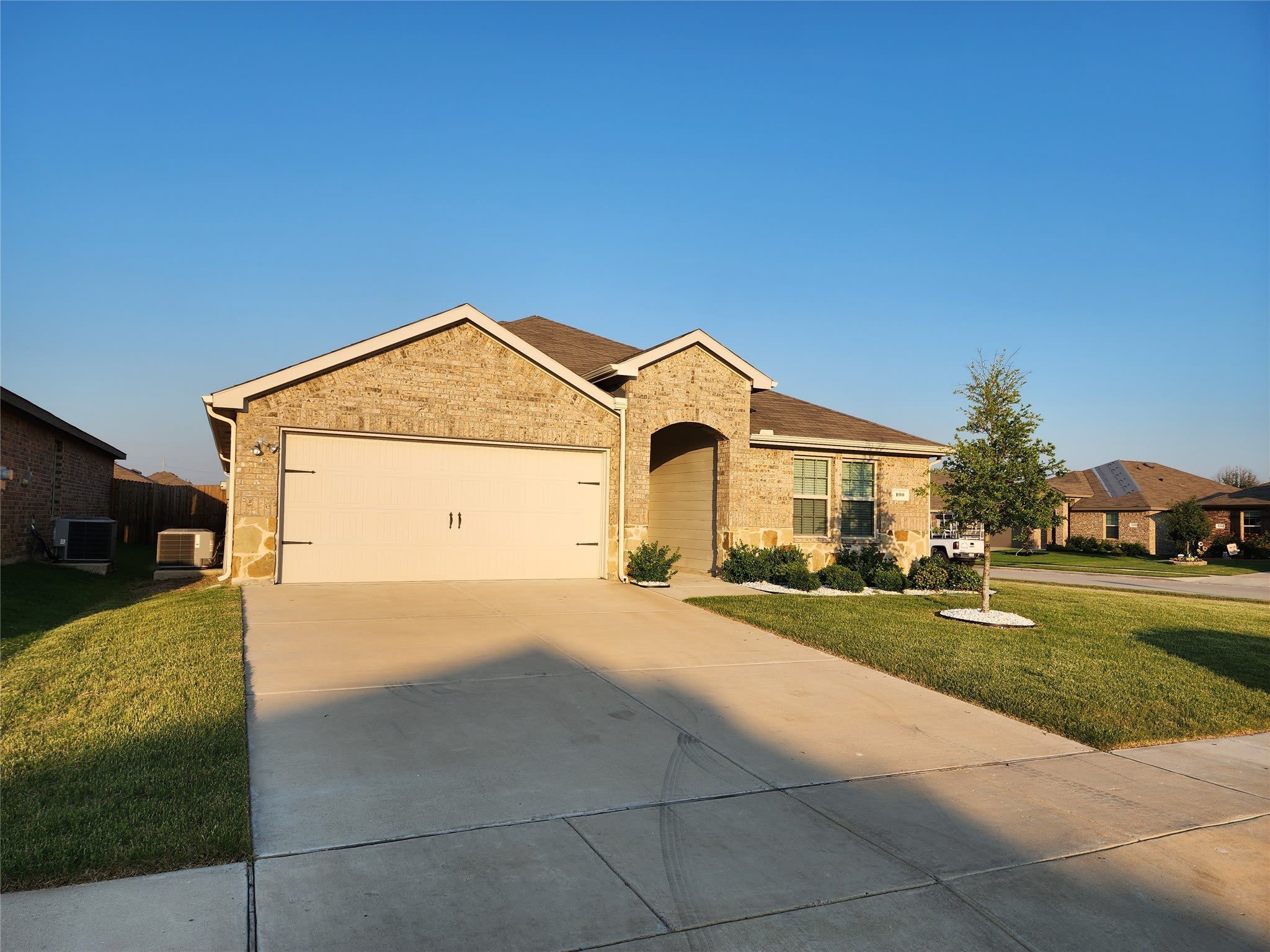100 Stovall Lane – photo 1 of 18