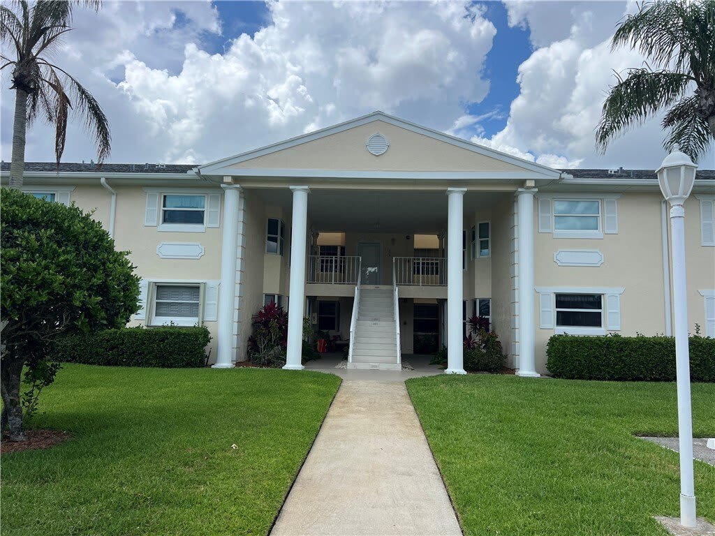 379 N Grove Isle Circle 379 – photo 1