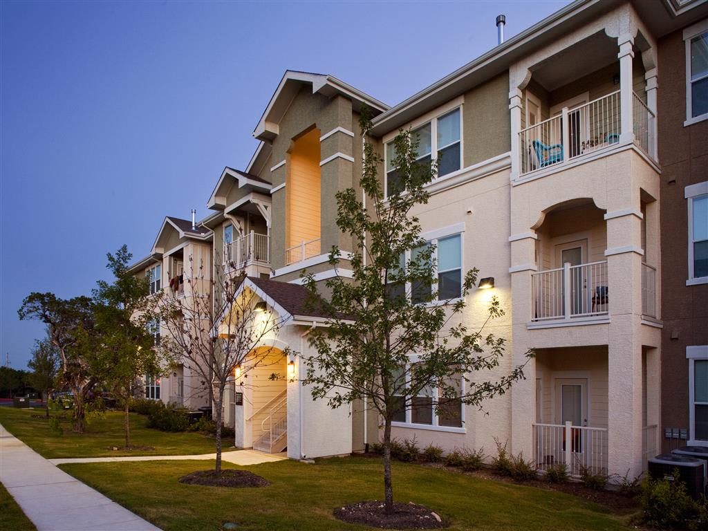 Affordable Housing Encino Pointe – photo 1