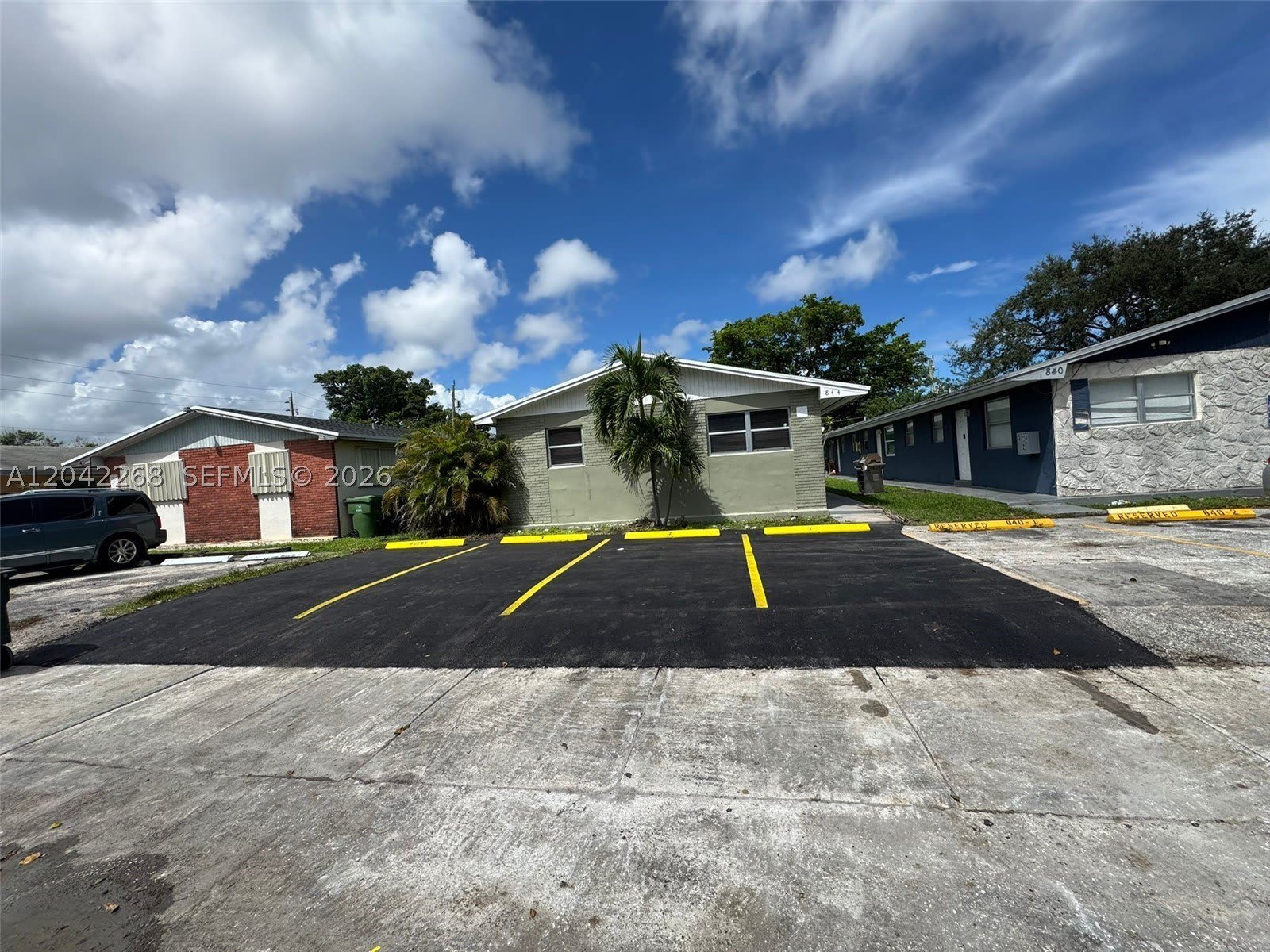 844 SW 10th St – photo 1