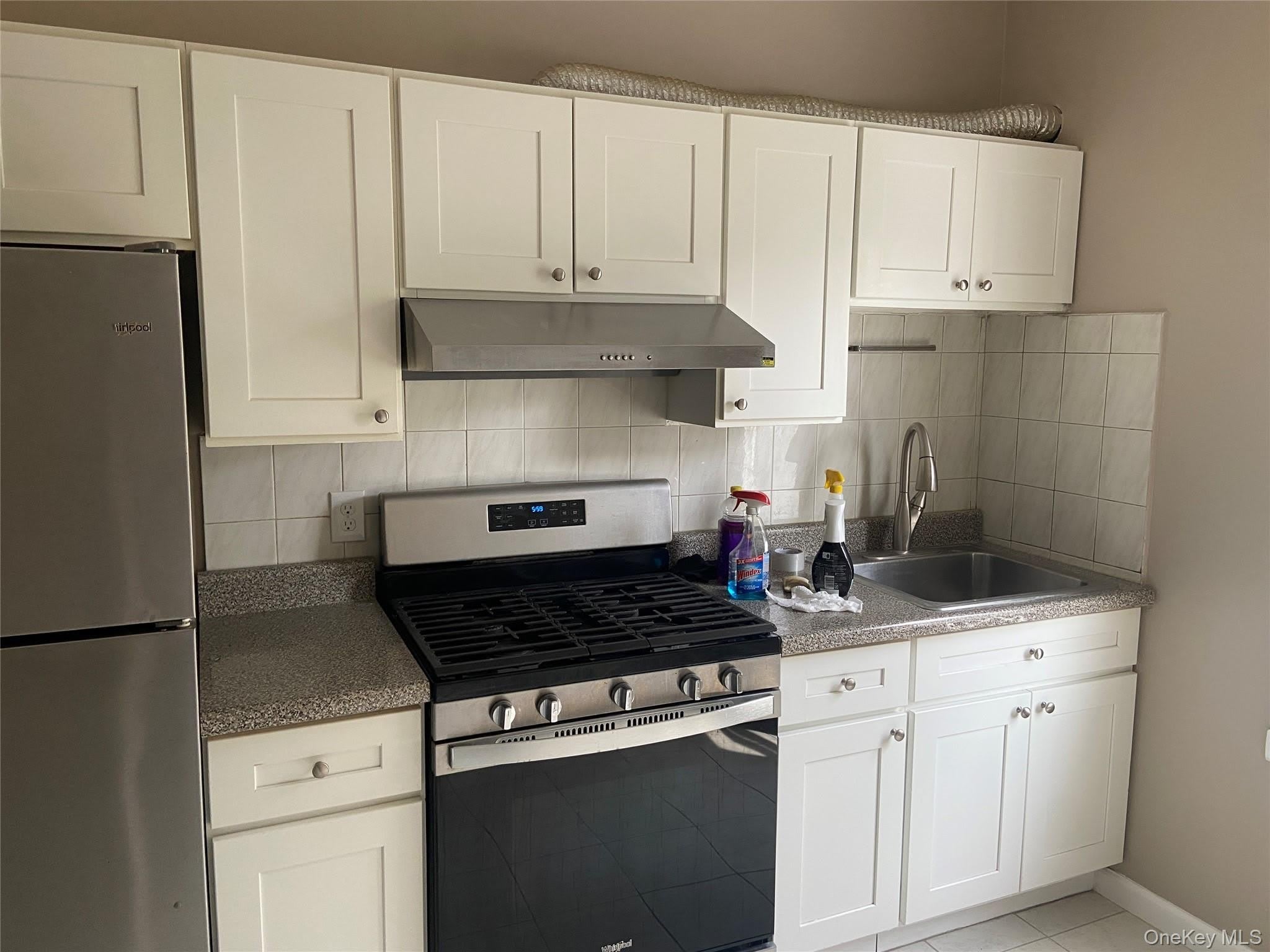 85 15 85Th Street – photo 1