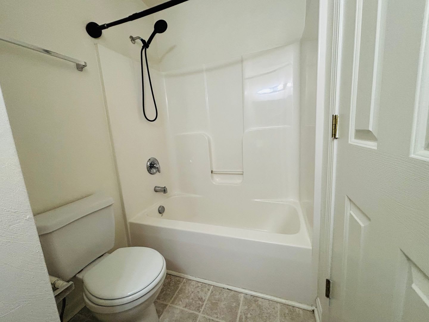 3 Bedroom 2.5 Bath Townhouse – photo 1