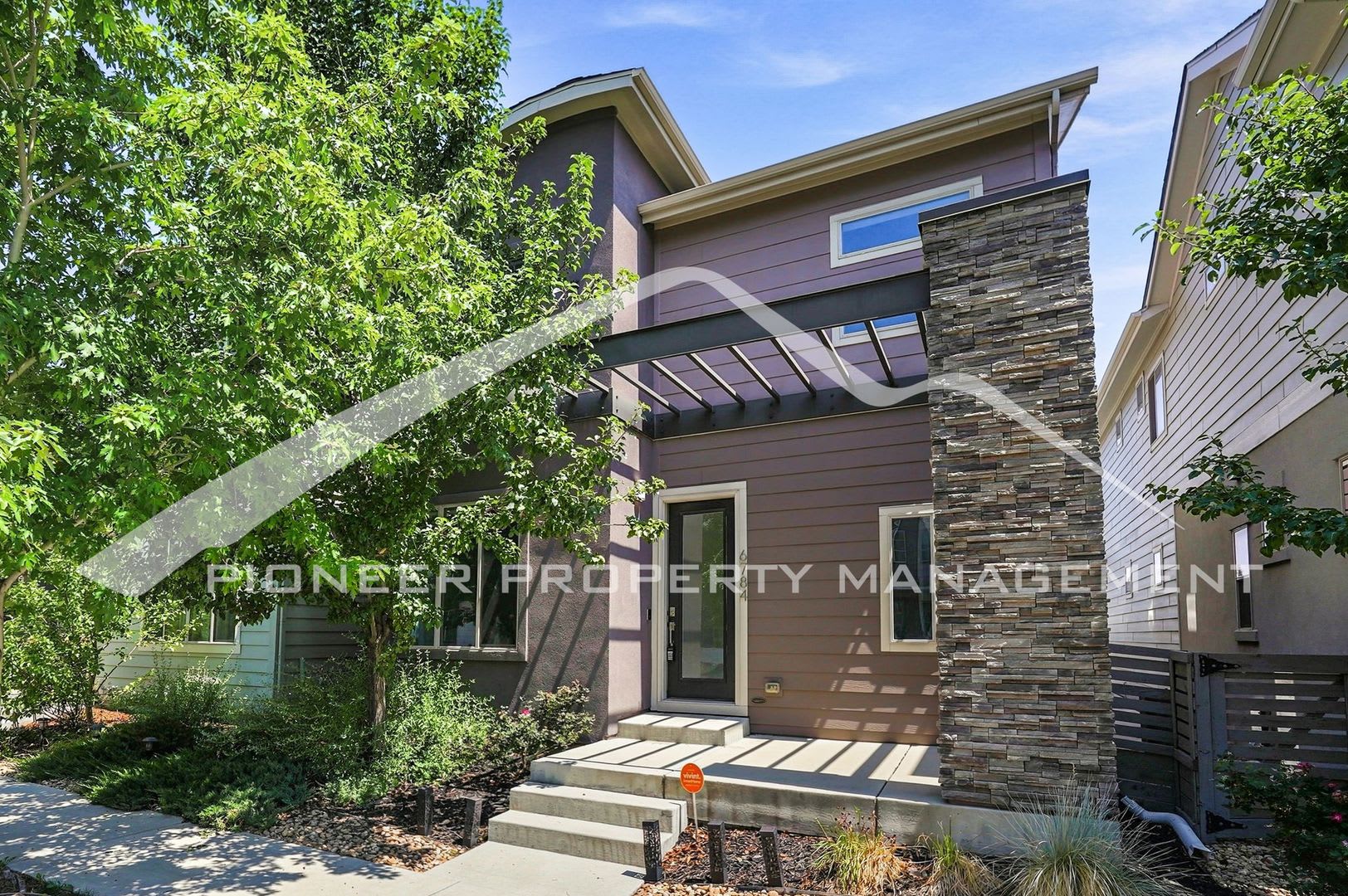 Gorgeous Home with Central AC and Washer/Dryer – photo 1 of 27