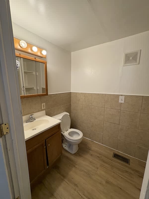 31 North Elm Street – photo 1 of 2